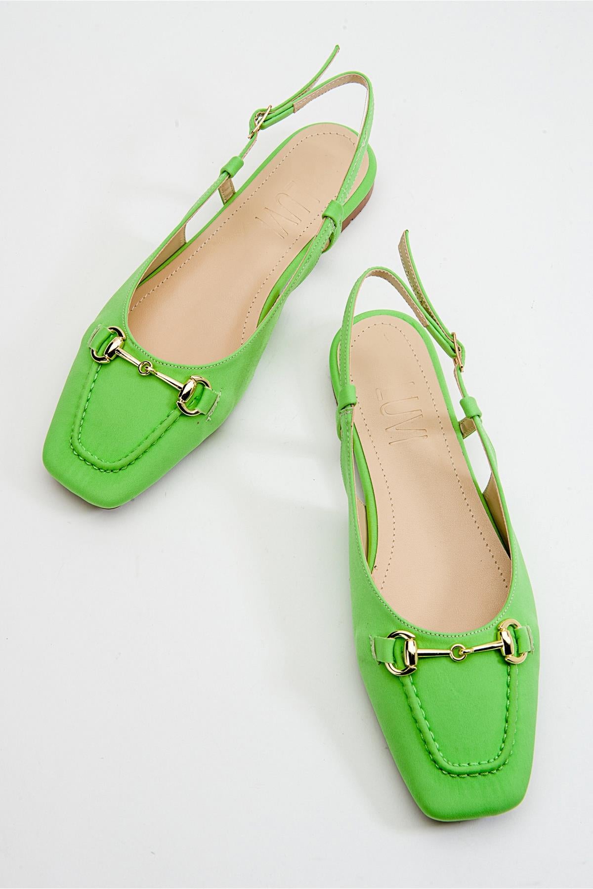 Area - Green Closed-Toe Buckle Flat Sandal (Women)