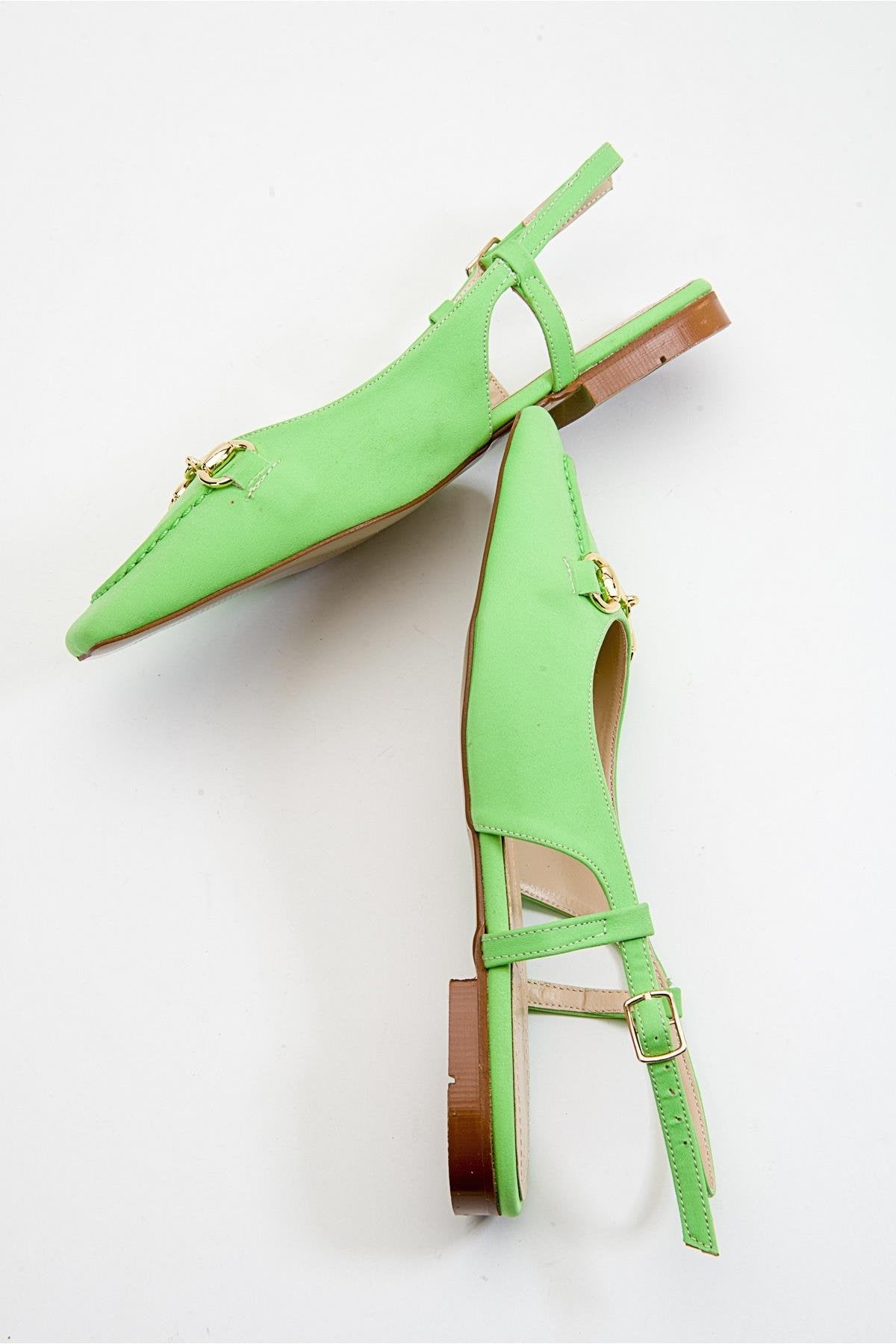 Area - Green Closed-Toe Buckle Flat Sandal (Women)