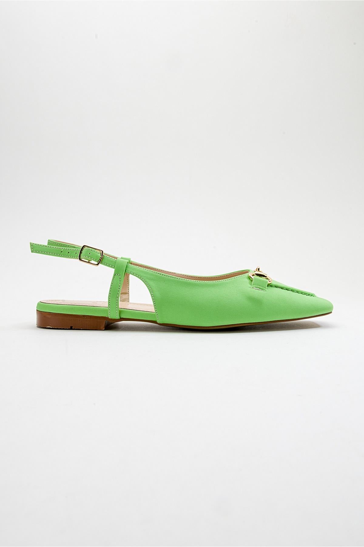 Area - Green Closed-Toe Buckle Flat Sandal (Women)