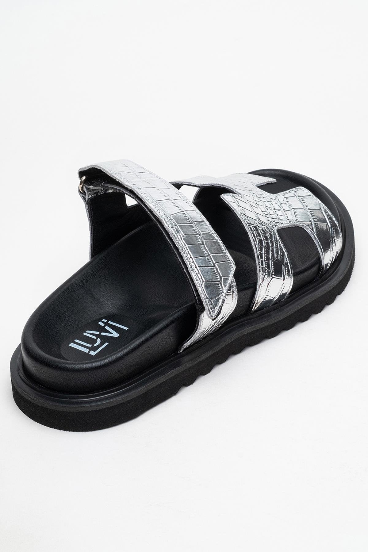 Loana Silver Leather Slide Sandal (Women)