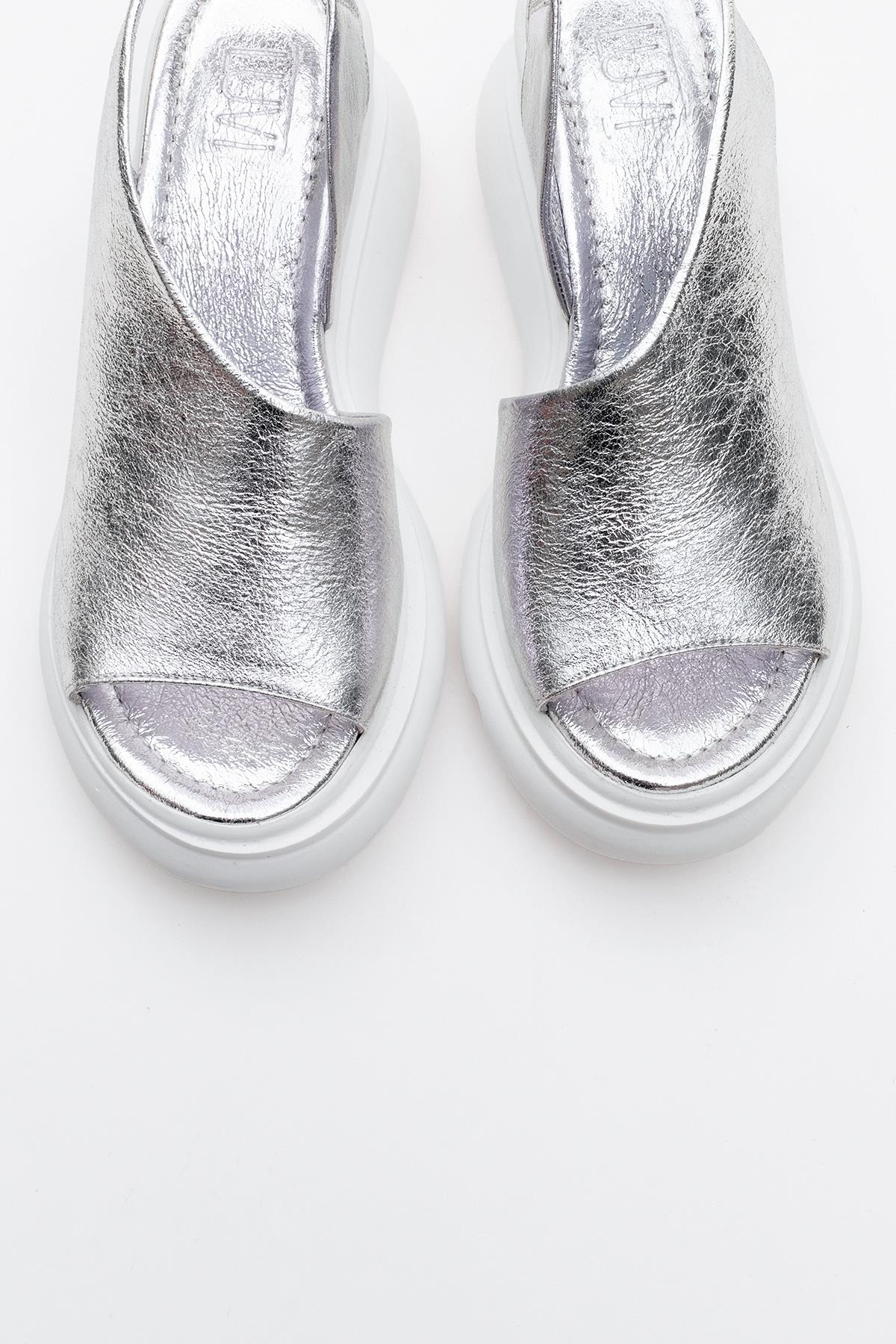 Agusto - Silver Leather Platform Sandal (Women)
