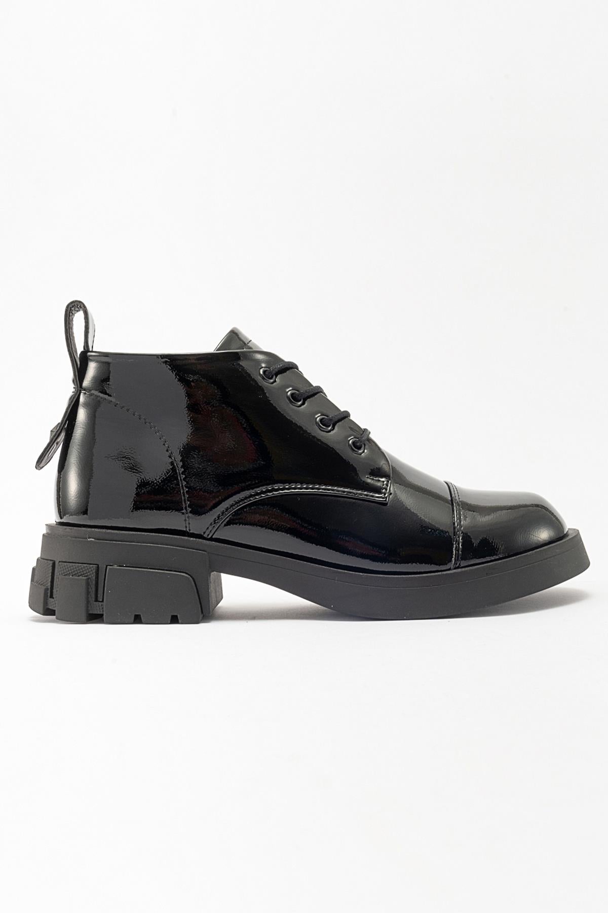 Lagom - Black Patent Boot (Women)