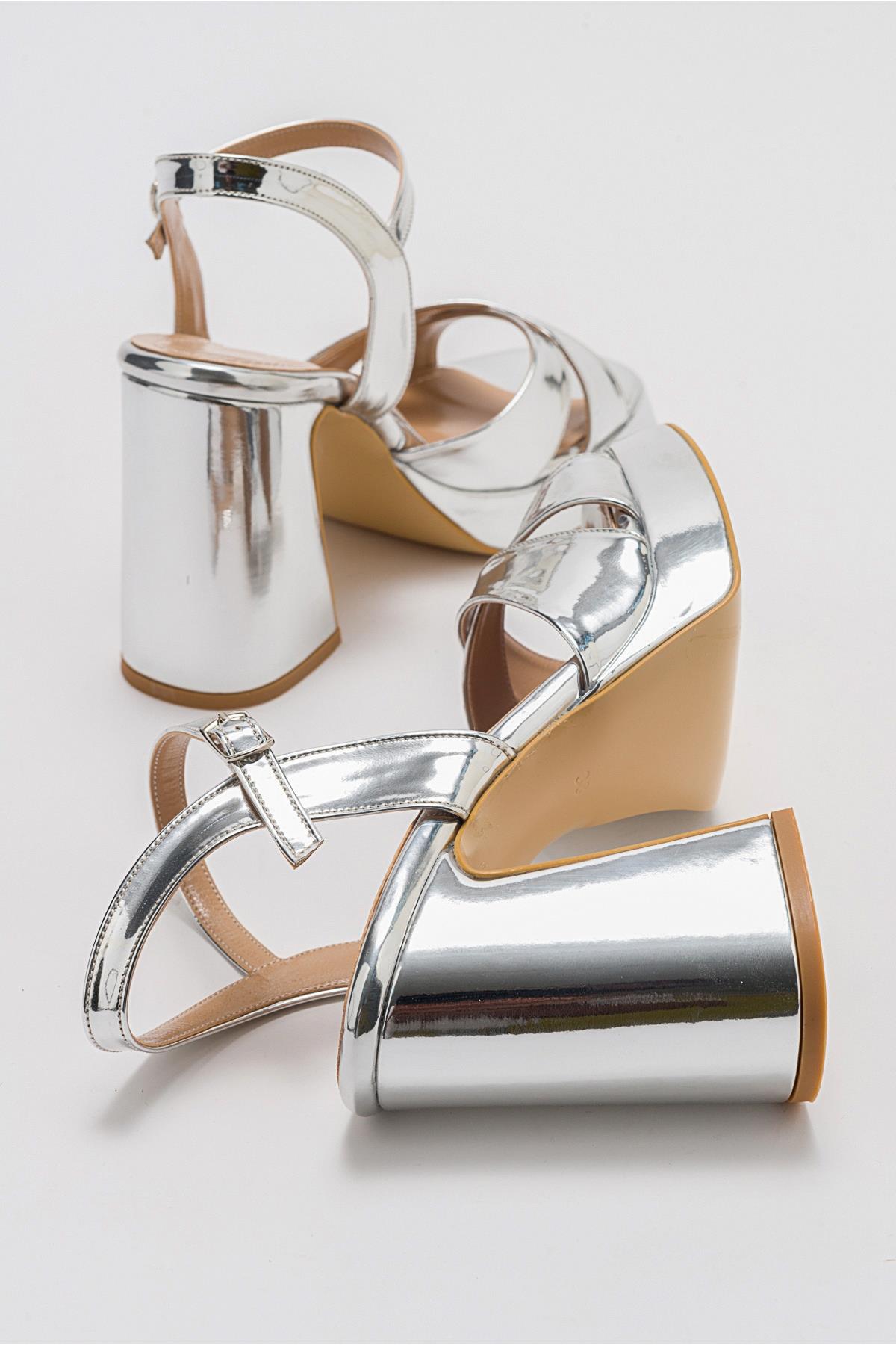 Lello - Silver Platform Heel Shoe (Women)