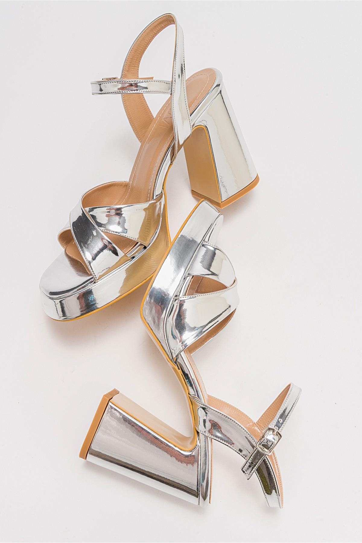 Lello - Silver Platform Heel Shoe (Women)