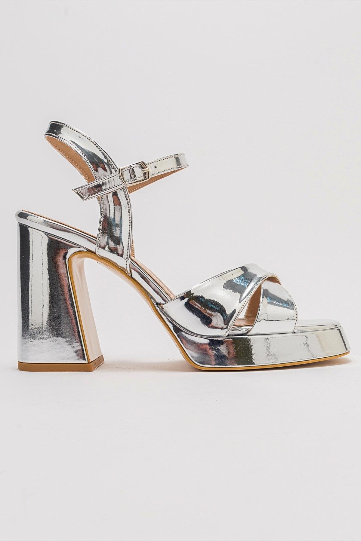 Lello - Silver Platform Heel Shoe (Women)