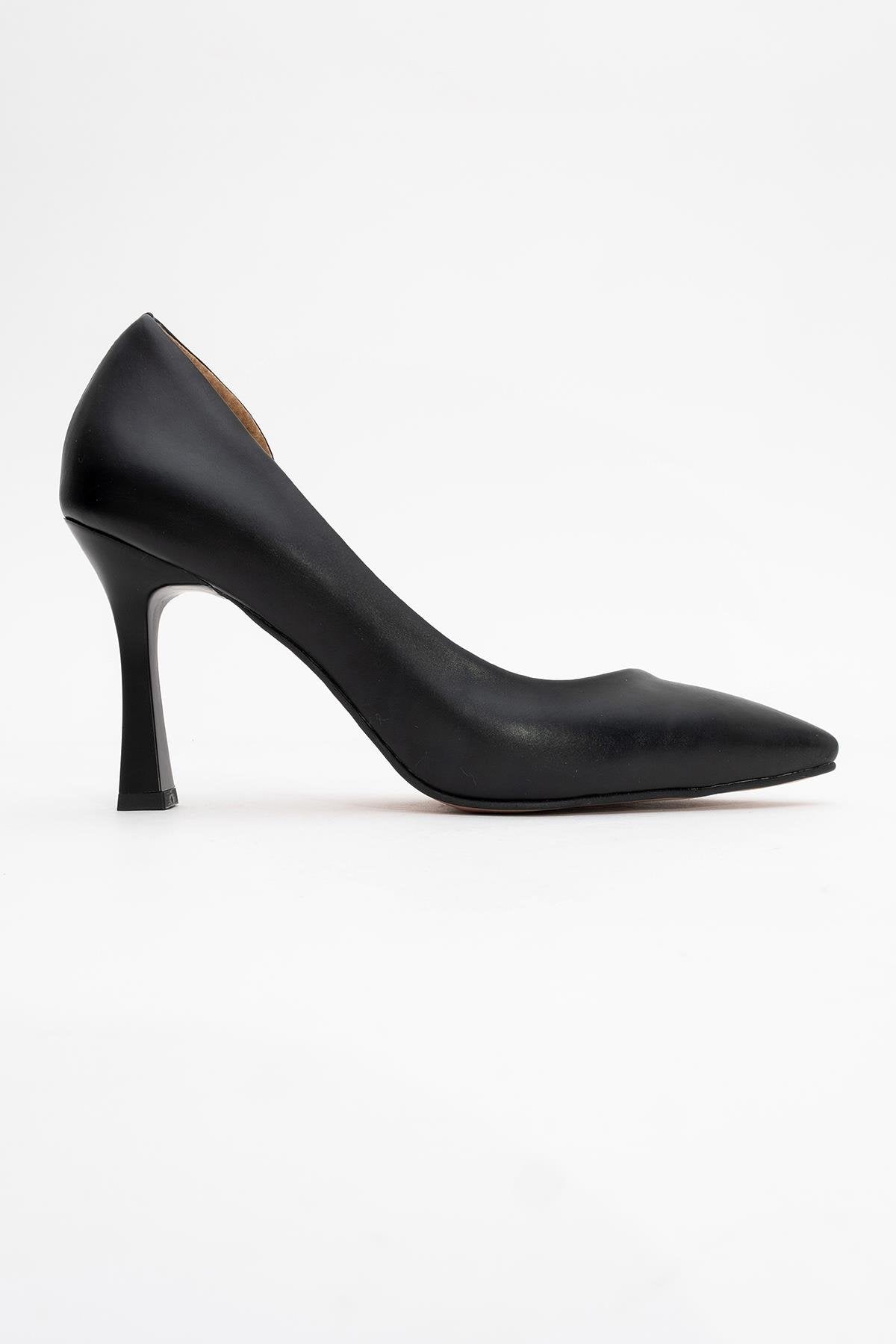 Ursula - Black Heeled Shoe (Women)