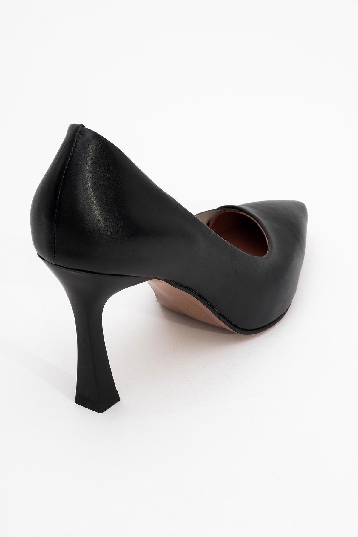 Ursula - Black Heeled Shoe (Women)