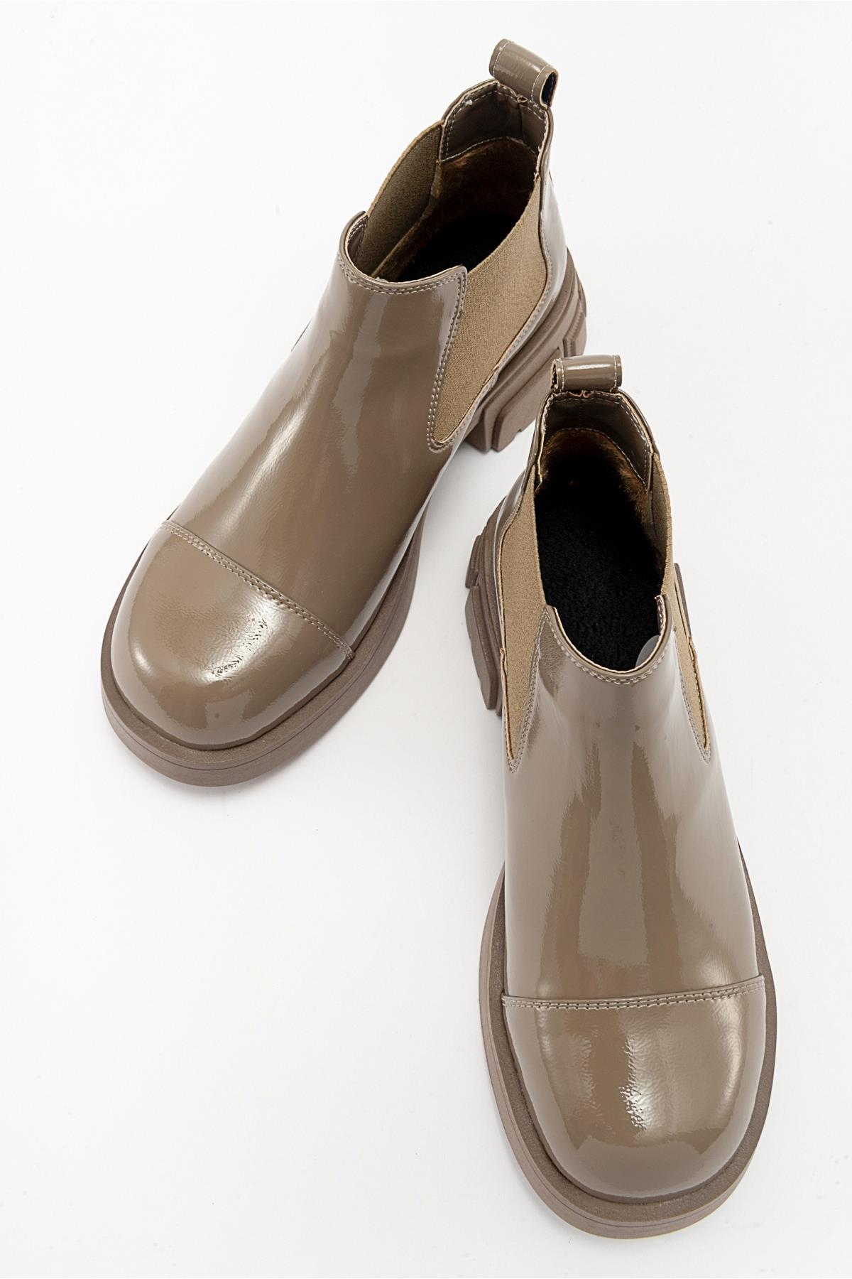 Cafune - Taupe Patent Boot (Women)