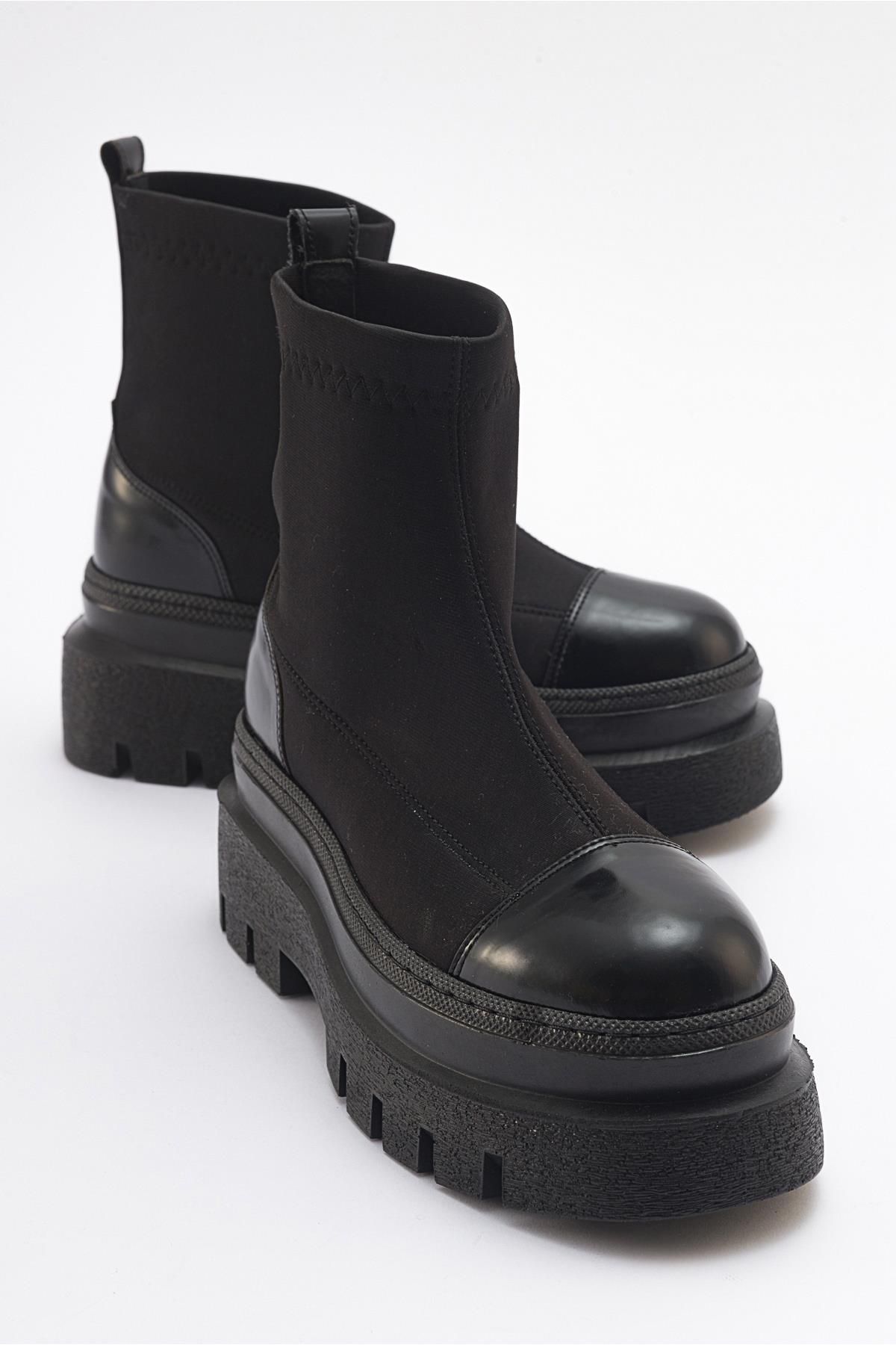Aves - Black Chunky Sole Boot (Women)