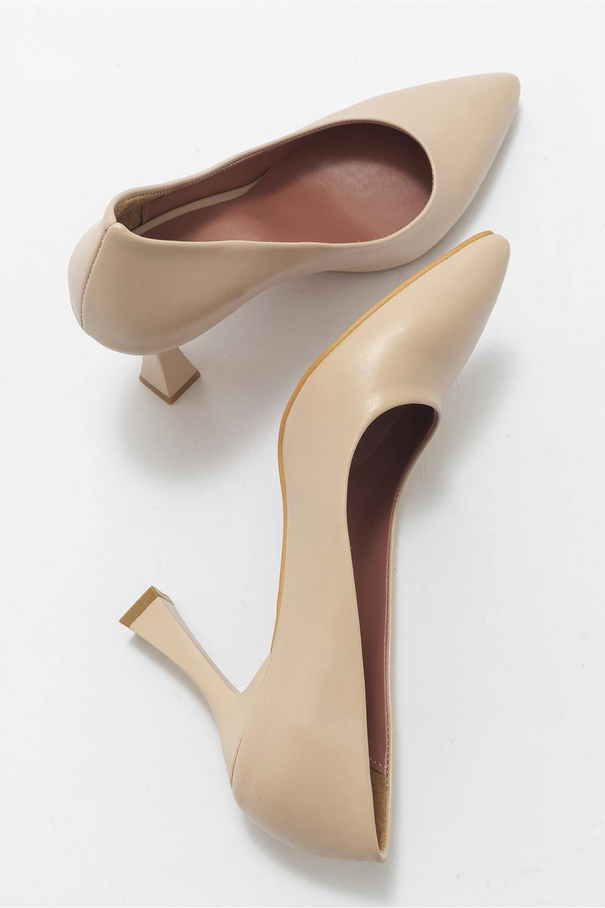 620 - Nude Heeled Shoe (Women)