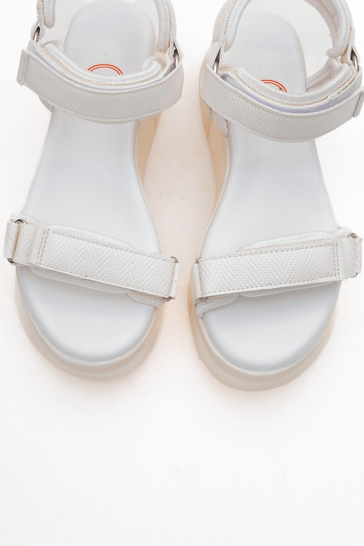 4760 - White Sandal (Women)