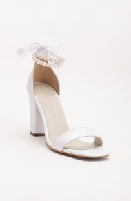 Dina - Ivory Bridal Leather Sandals with Pearls