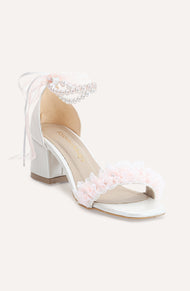 Moana - Lace Bridal Sandals with Pearls