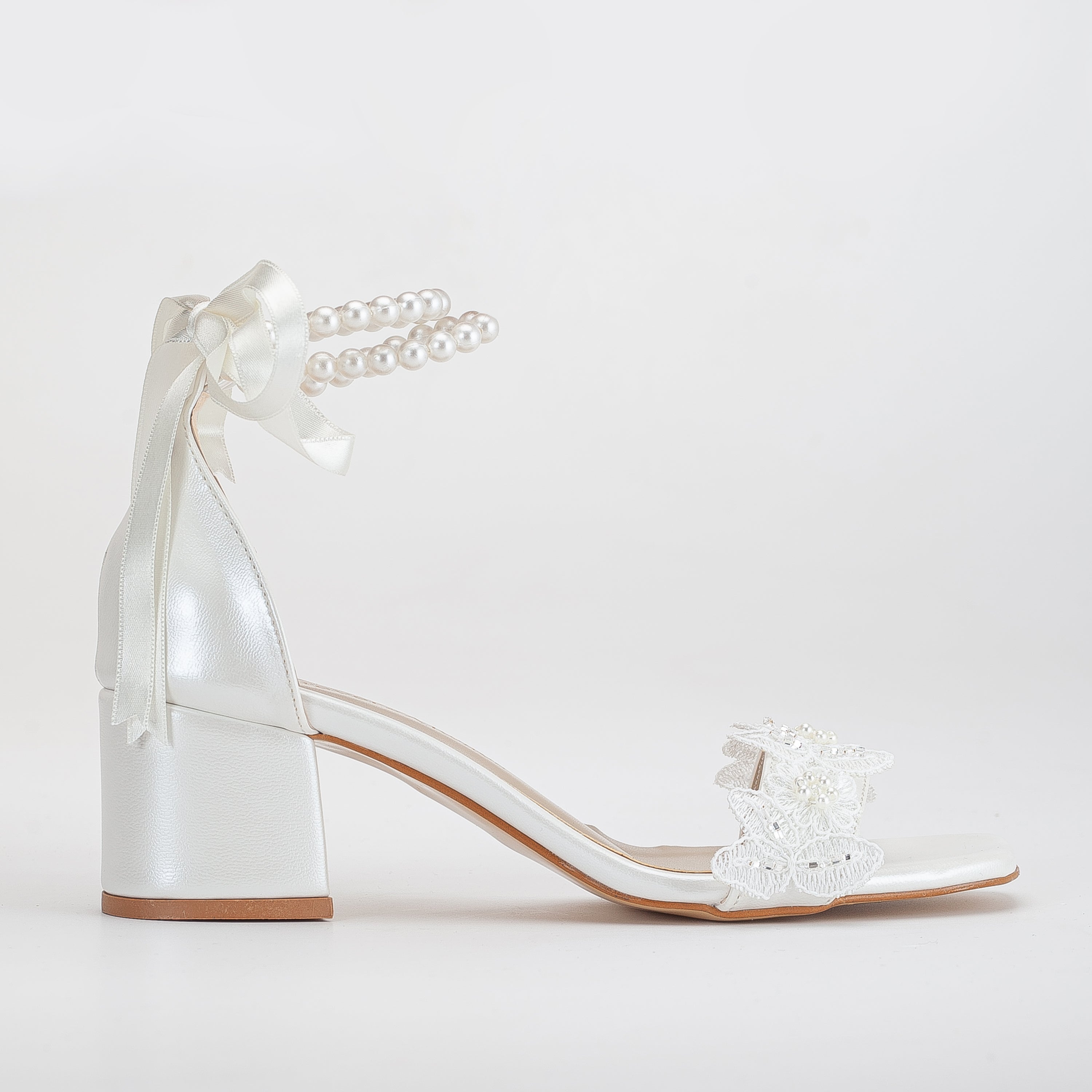Amber - Ivory Lace Bridal Sandals with Pearls