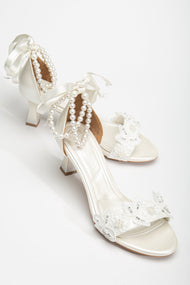 Dawn - Ivory Lace Bridal Sandals with Pearls