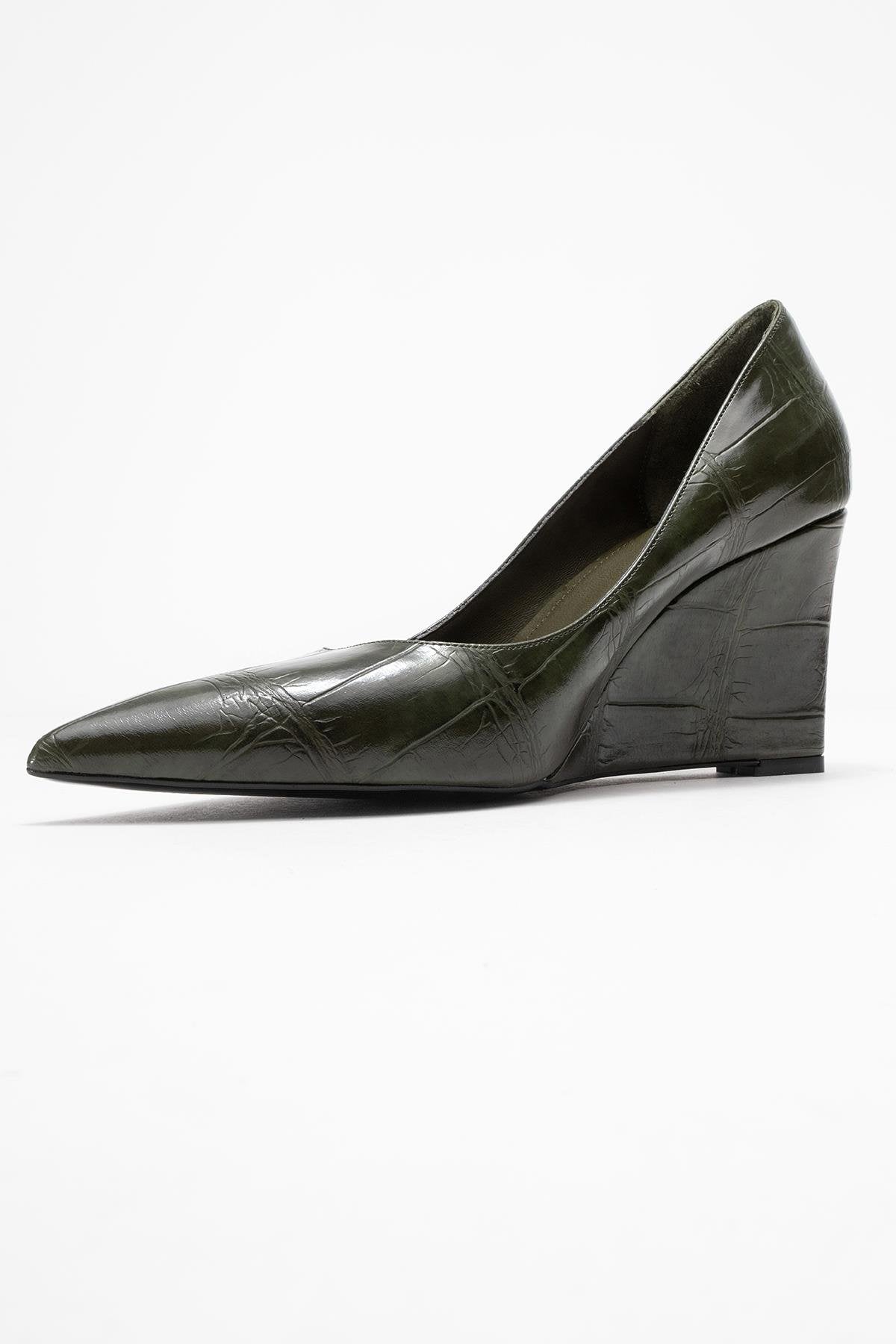 Puera - Green Printed Pointed Toe Wedge Heel Shoe (Women)
