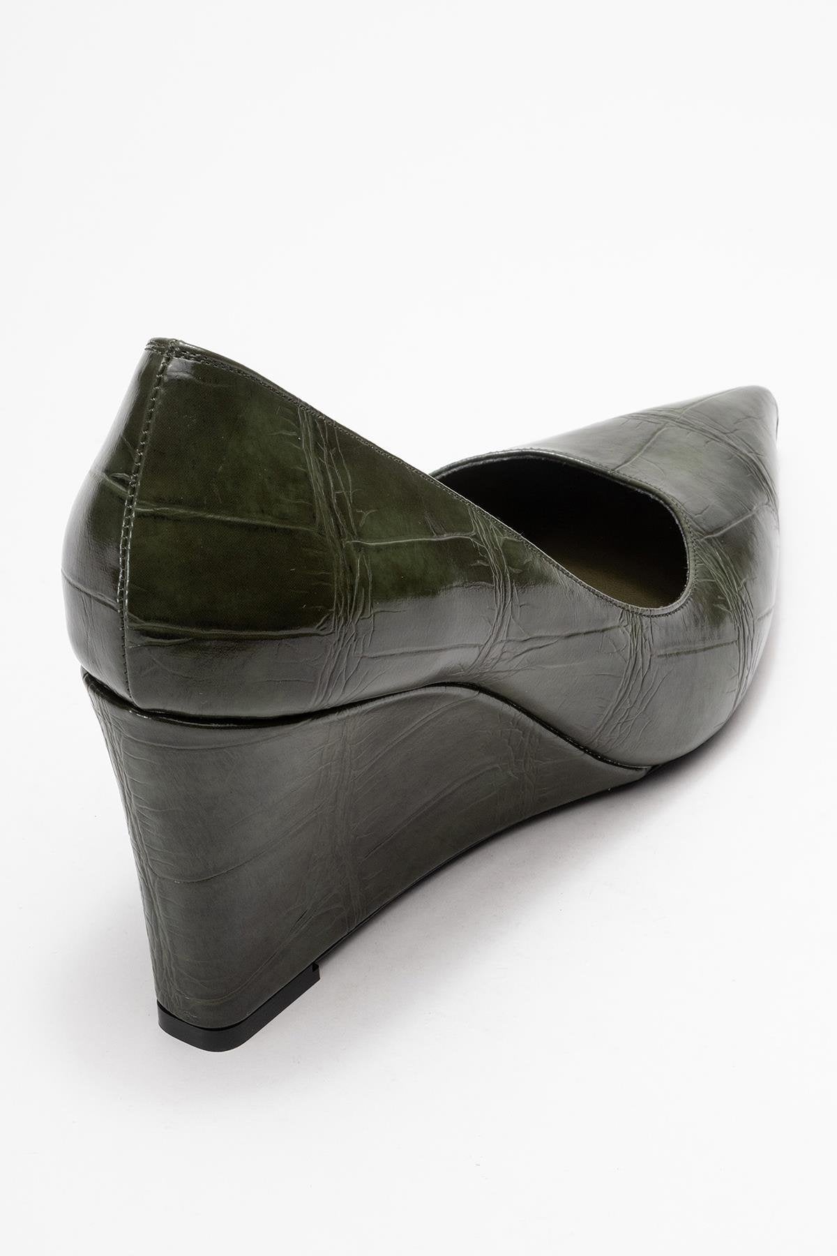 Puera - Green Printed Pointed Toe Wedge Heel Shoe (Women)