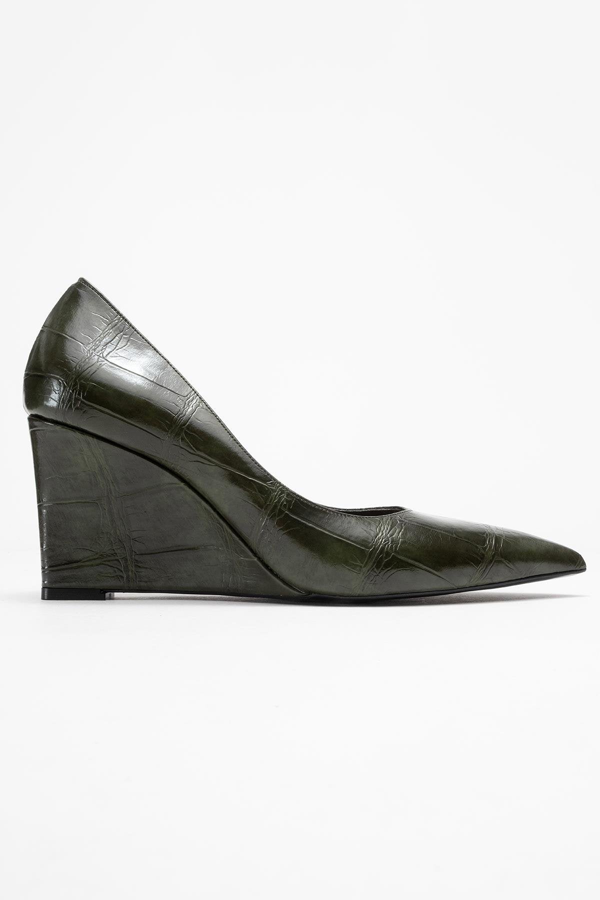 Puera - Green Printed Pointed Toe Wedge Heel Shoe (Women)