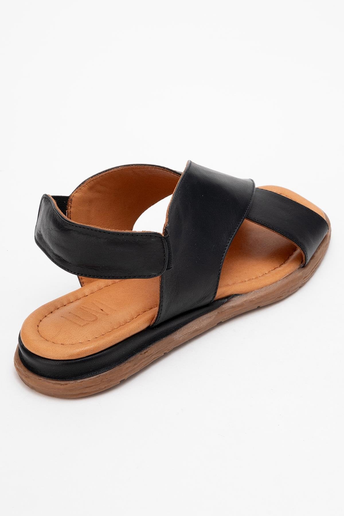 706 - Black Leather Thong Sandals (Women)