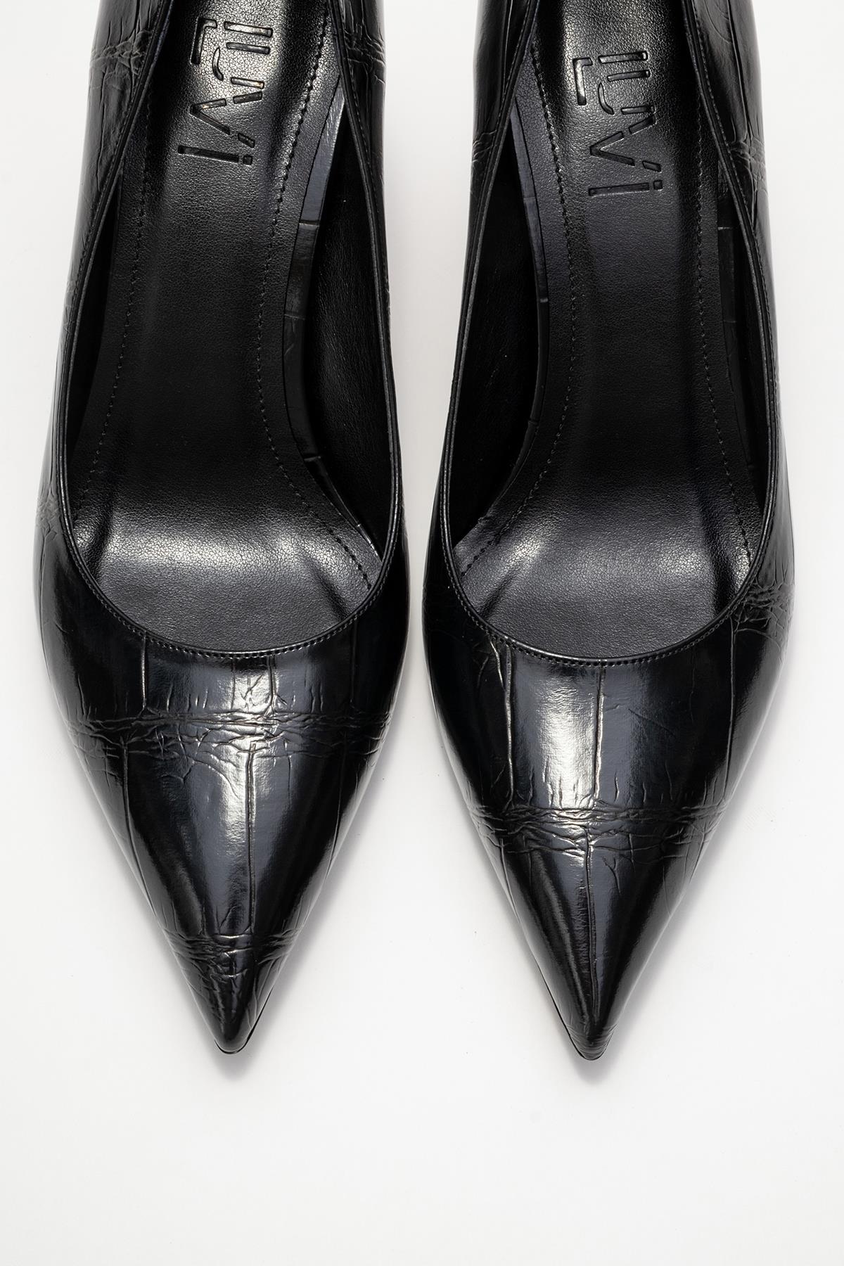 Puera - Black Printed Pointed Toe Wedge Heel Pump (Women)