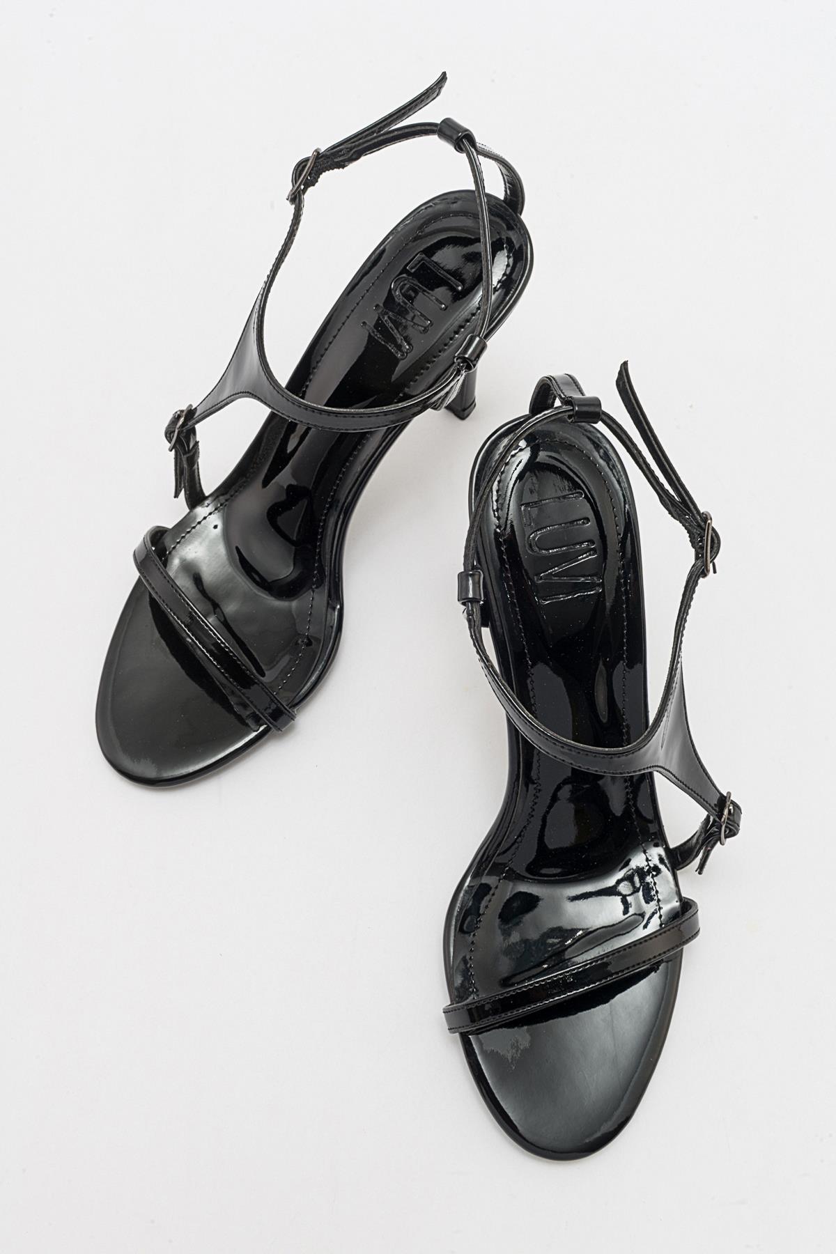 Molde - Black Patent Stiletto Heel Shoe (Women)