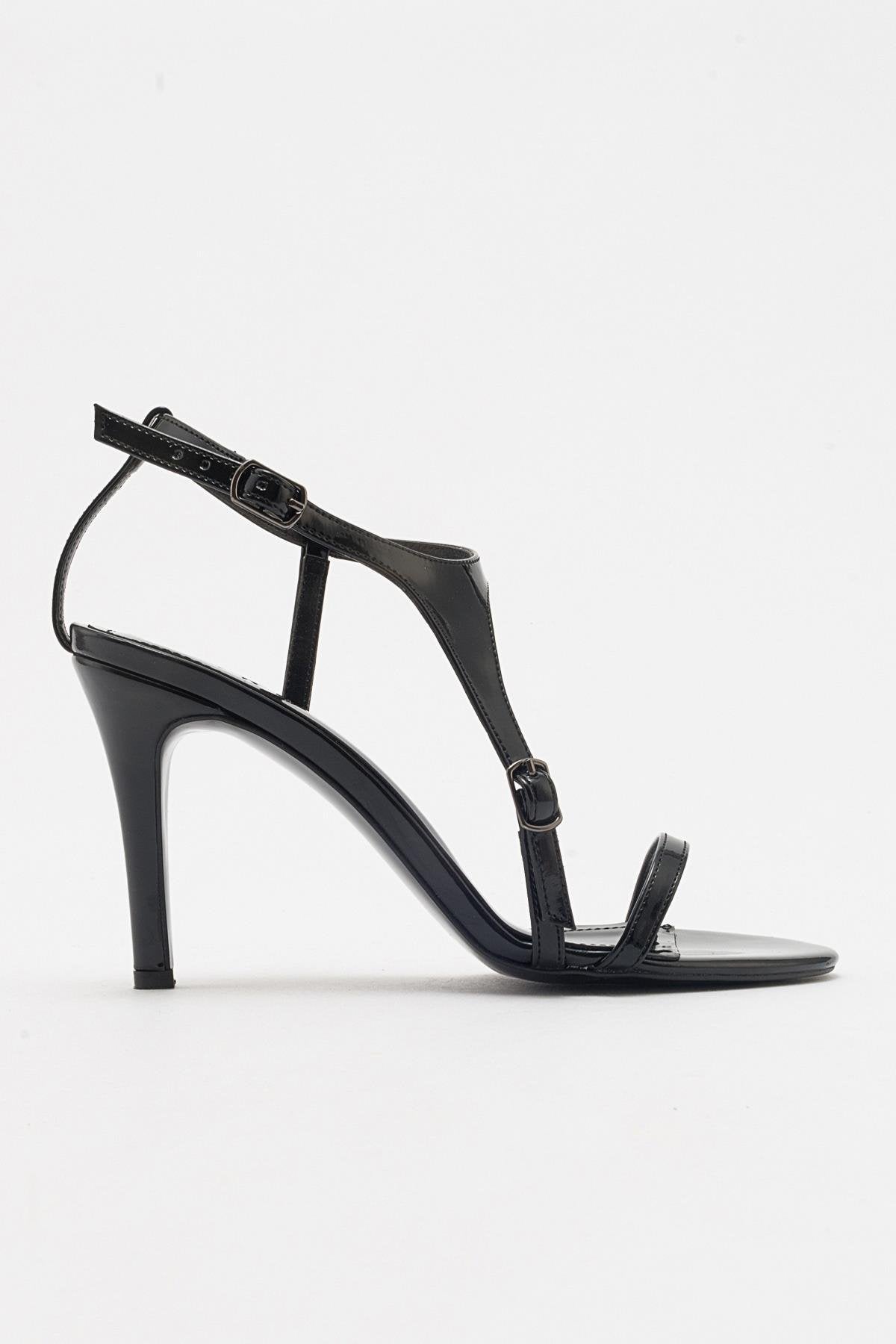 Molde - Black Patent Stiletto Heel Shoe (Women)