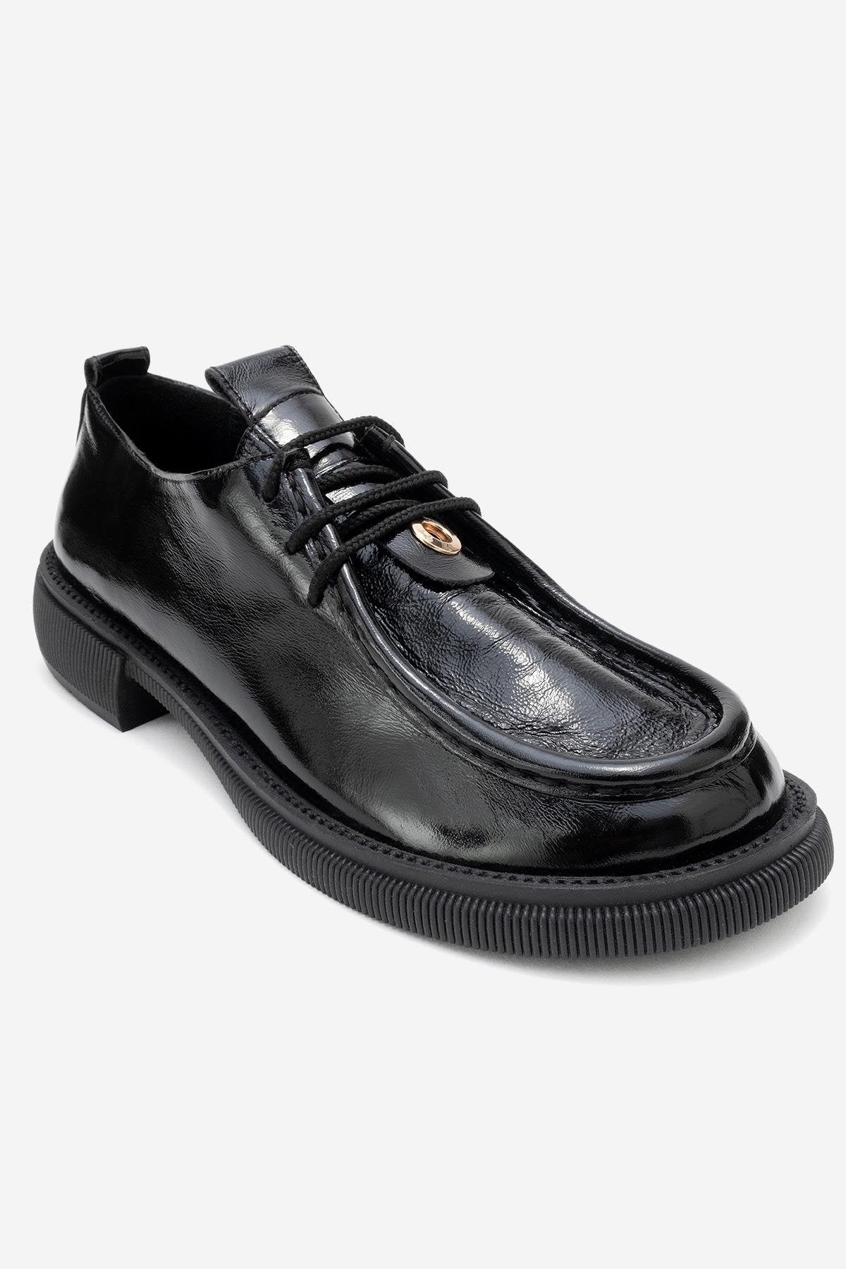 Band - Black Crinkled Patent Genuine Leather Lace-Up Loafer (Women)