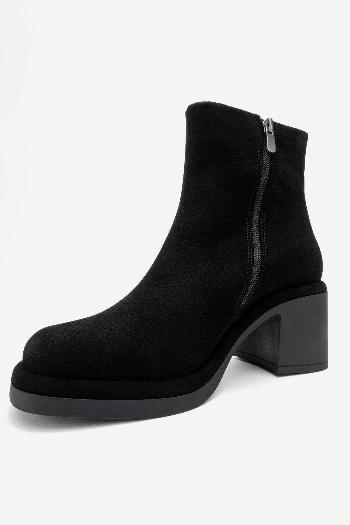 Junae - Black Genuine Leather Block Heel Boot (Women)