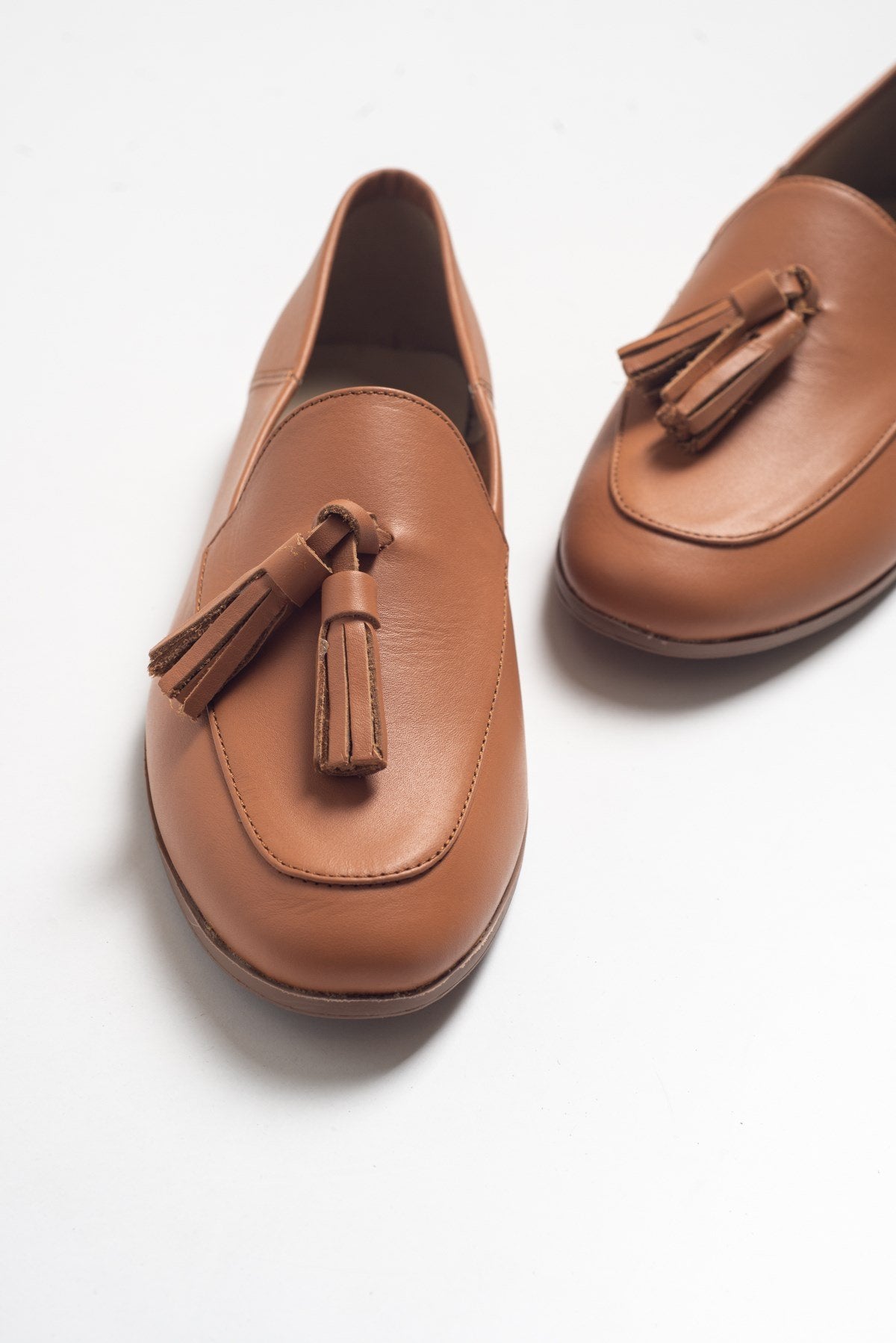 F04 - Cognac Genuine Leather Tassel Loafer (Women)