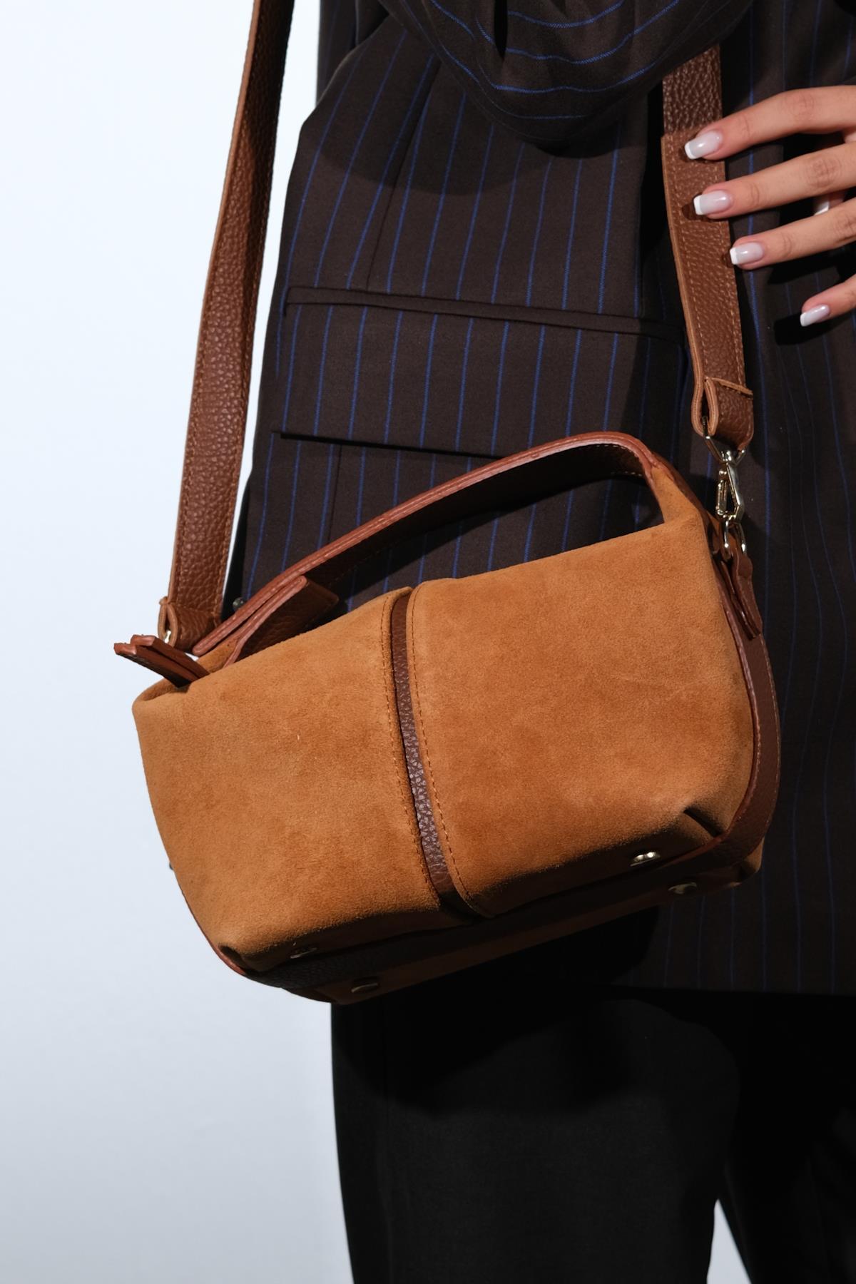 ISLAND - Cognac Genuine Leather Shoulder Bag (Women)