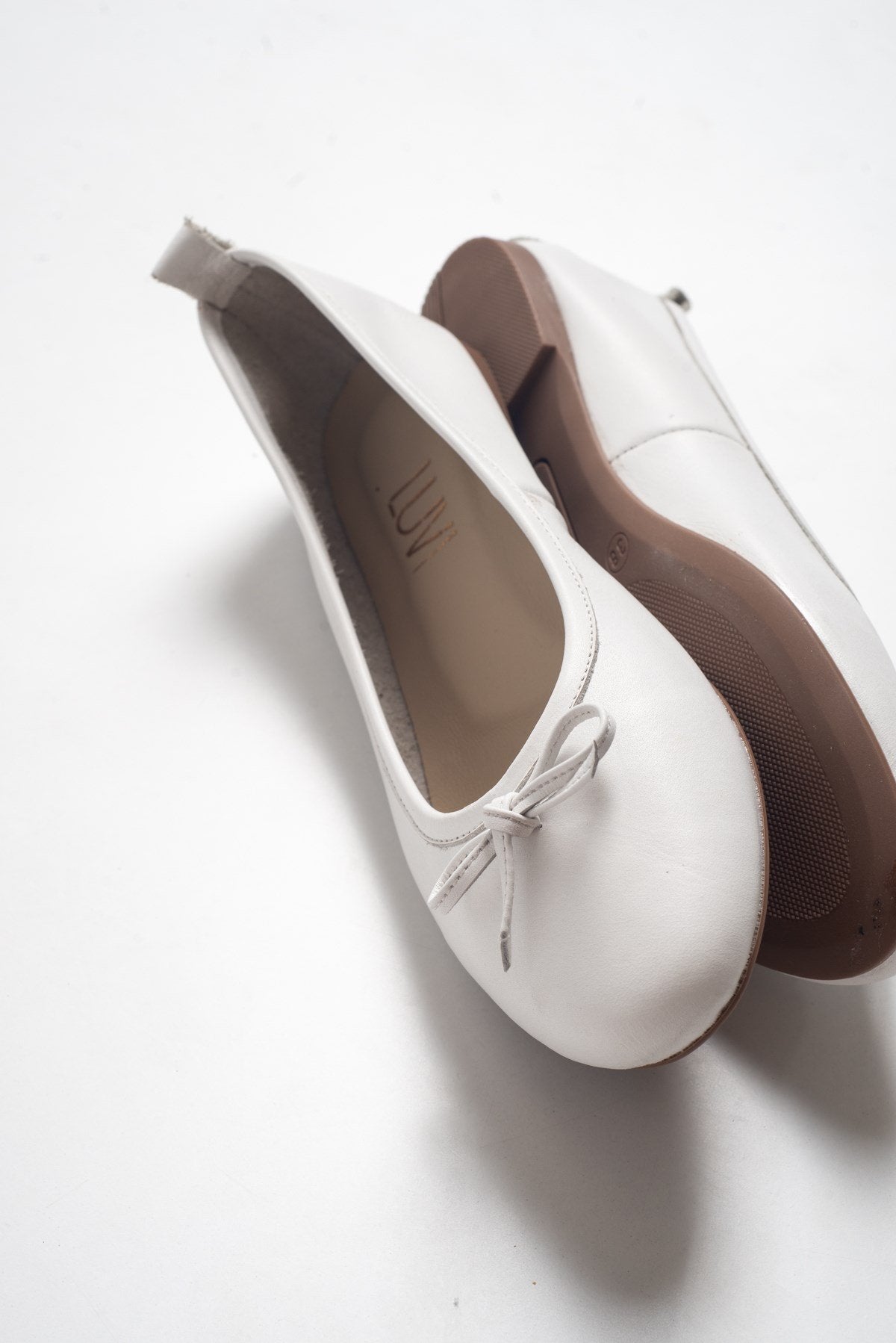 01 - White Genuine Leather Ballet Flat (Women)