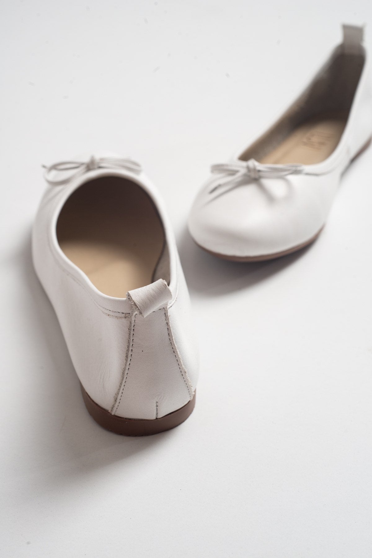 01 - White Genuine Leather Ballet Flat (Women)