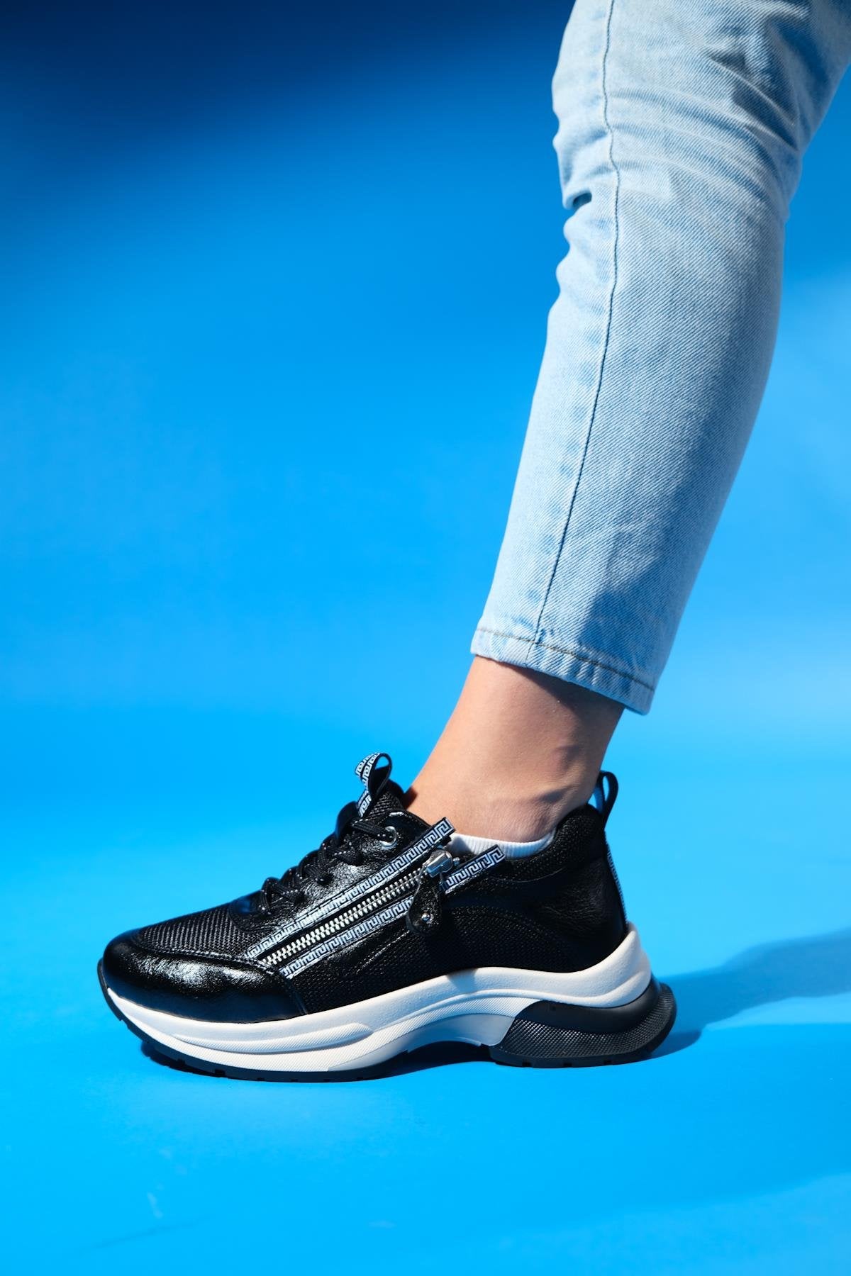 Oude - Black Zippered Platform Sneaker (Women)