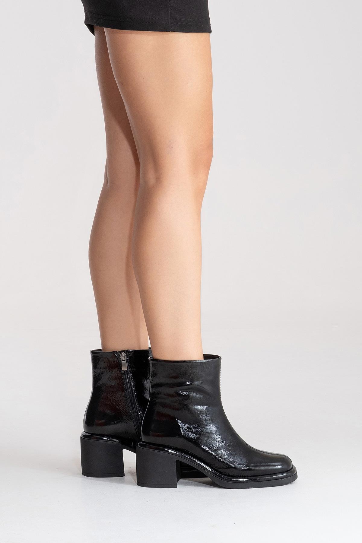 JUNAE - Black Genuine Leather Block Heel Boot (Women)