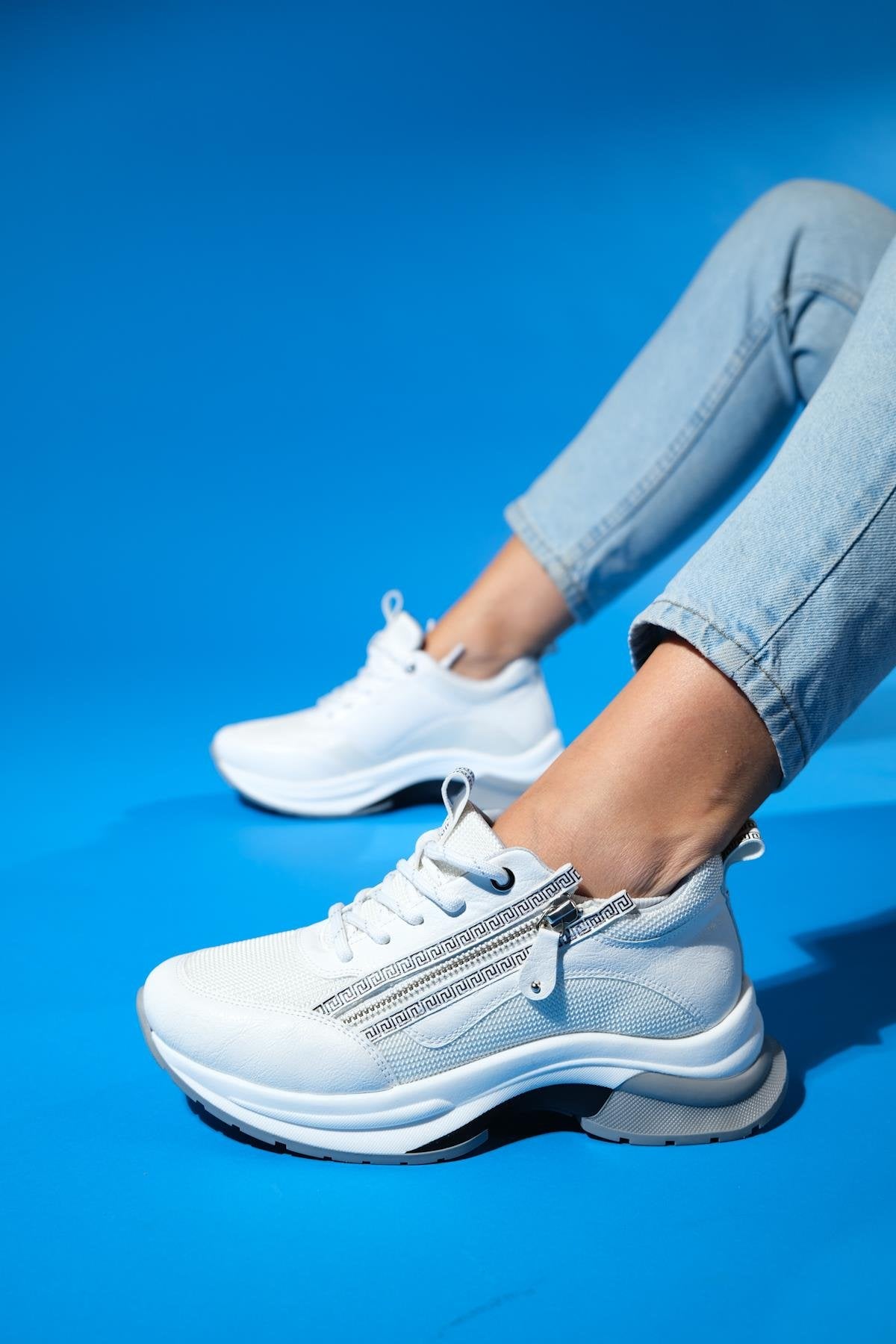 Oude - White Zip-Front Thick-Sole Sport Sneaker (Women)