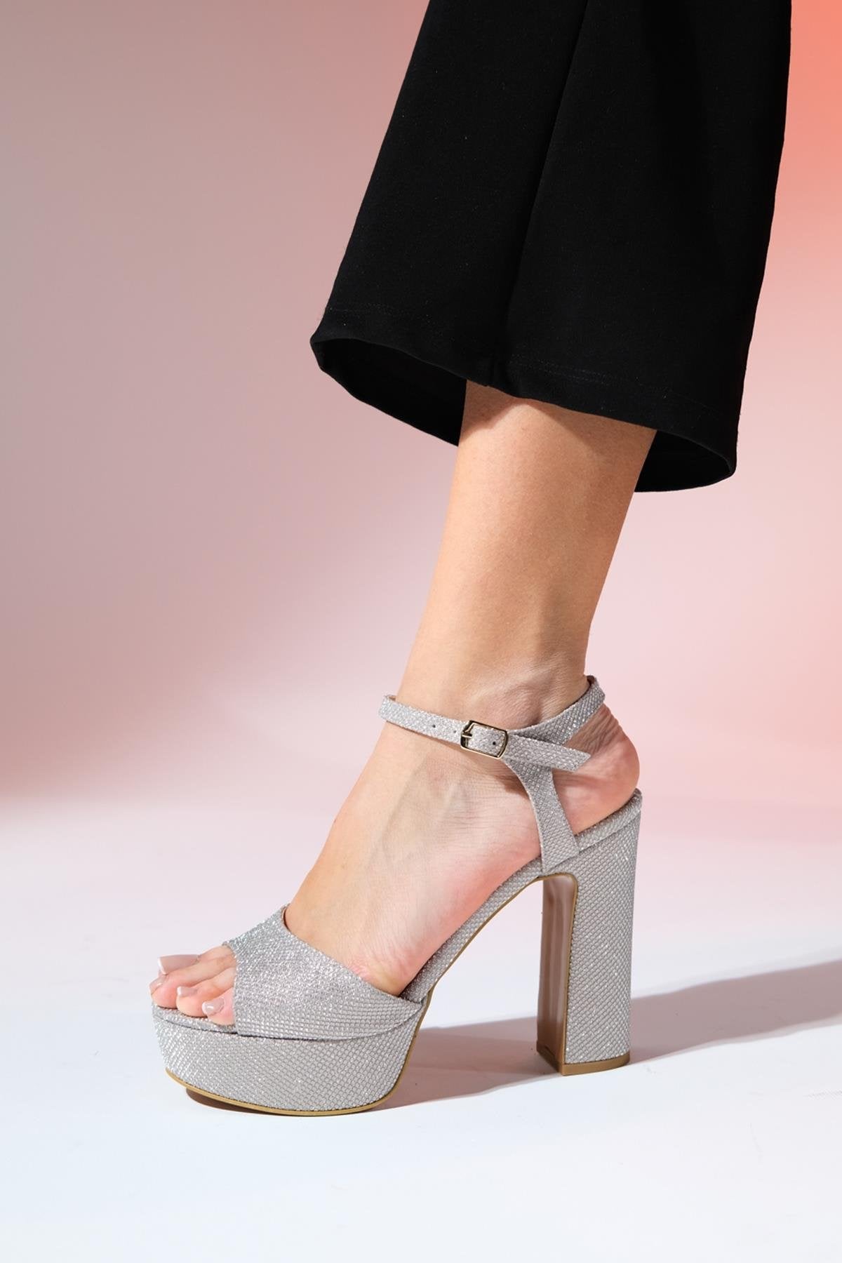 Owego - Rose Glitter Platform Heel Dress Shoe (Women)