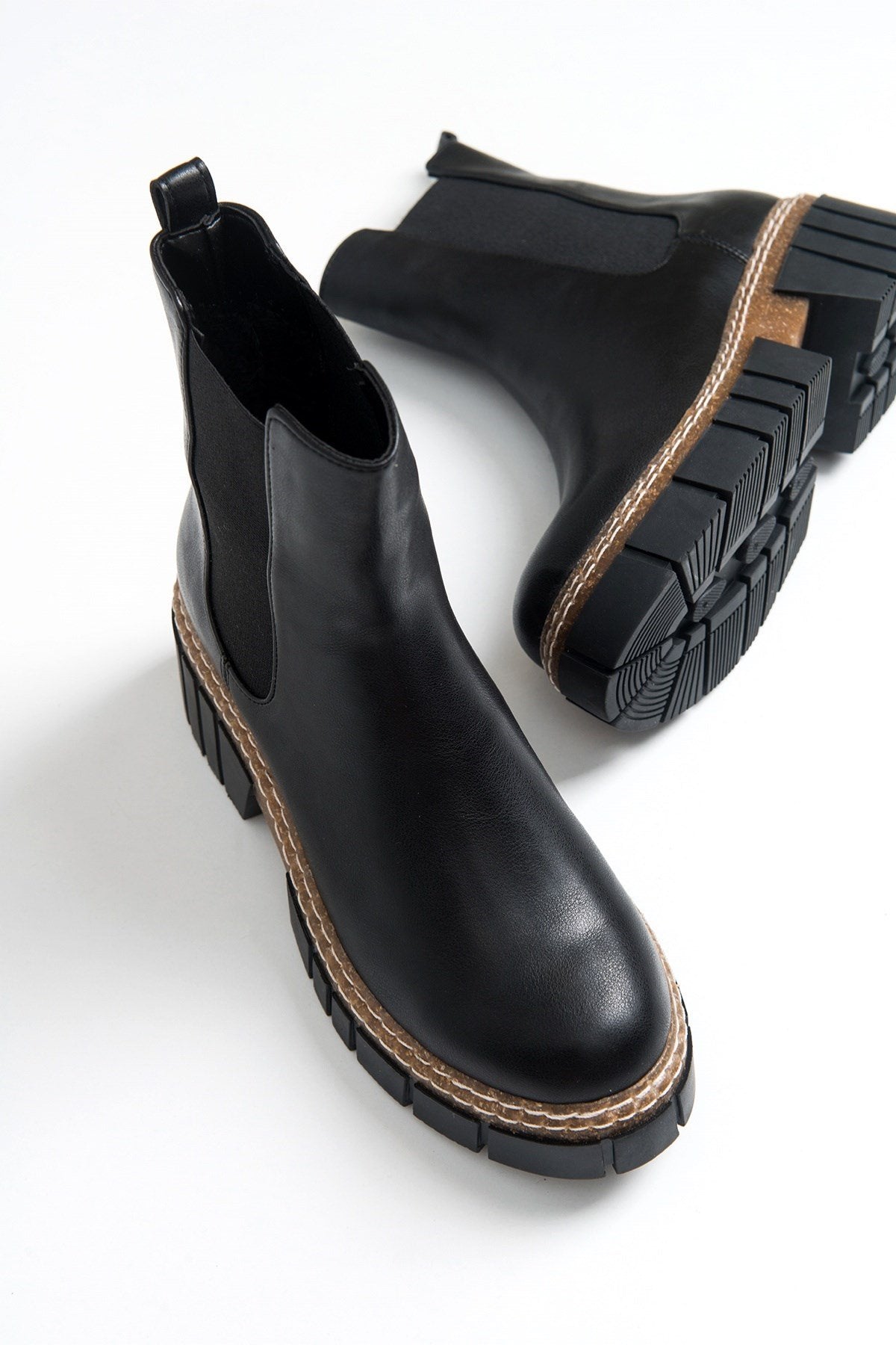 Luz Black Cilt Block Heel Boot (Women)