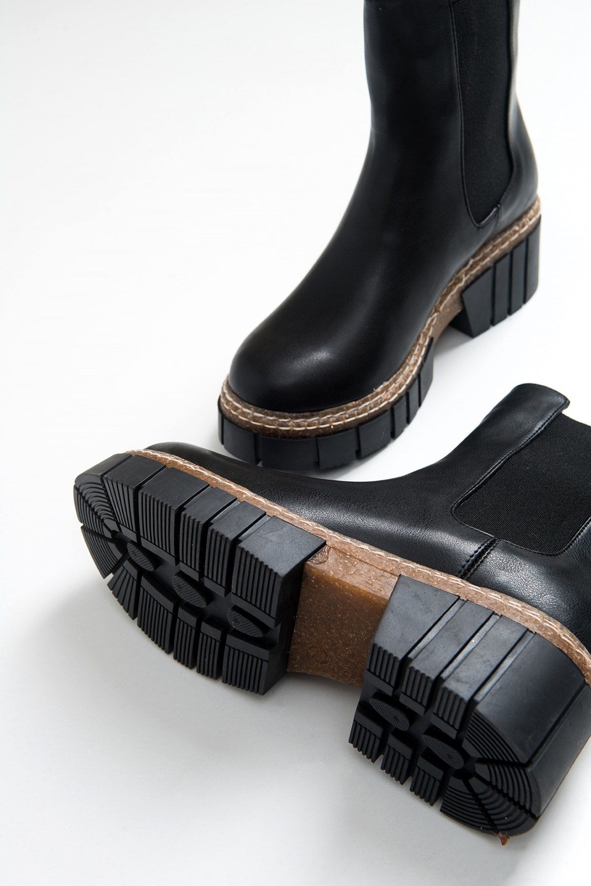 Luz Black Cilt Block Heel Boot (Women)