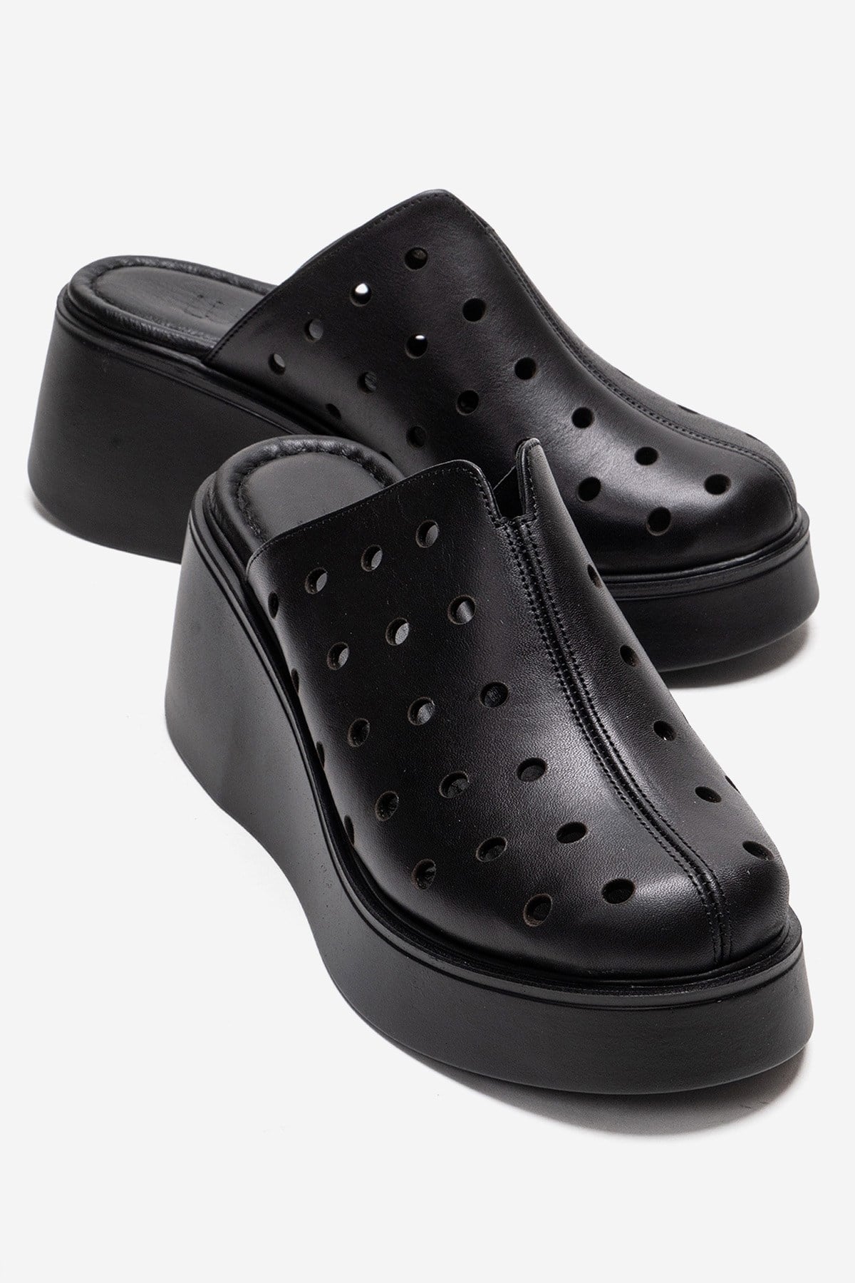 NIVES - Black Genuine Leather Platform Mule (Women)