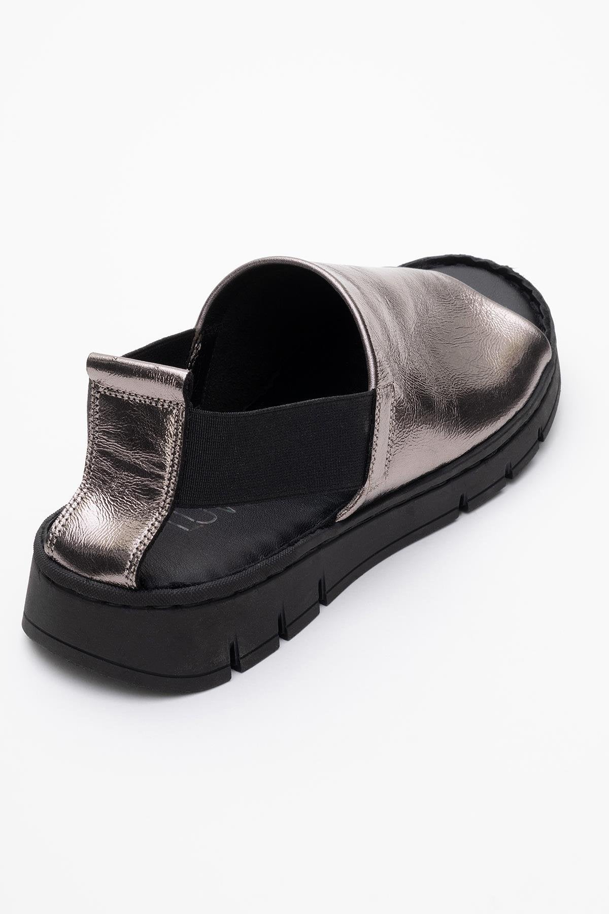 Londoi - Crystal Elastic Strap Leather Sandal (Women)