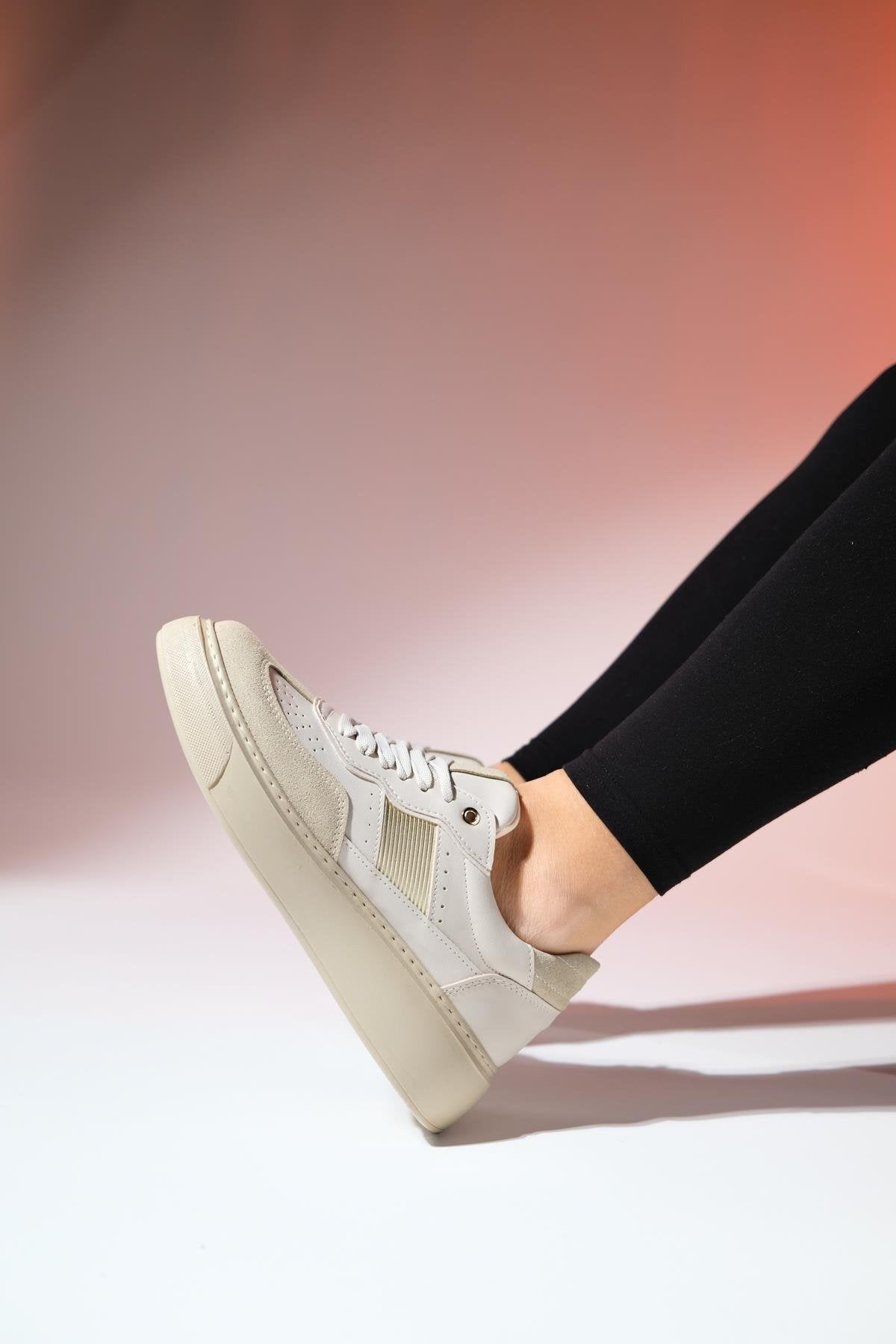 Venetia - Beige Sneaker (Women)