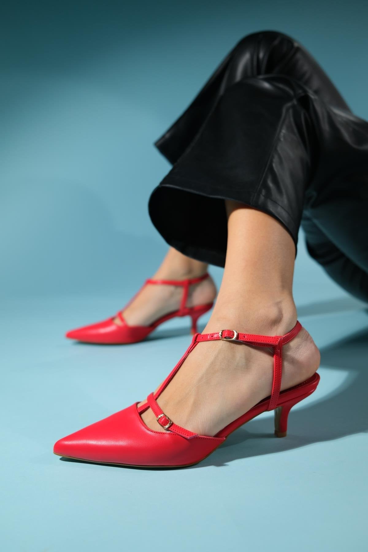 Frans - Red Pointed-Toe Backless Low-Heel Shoe (Women)