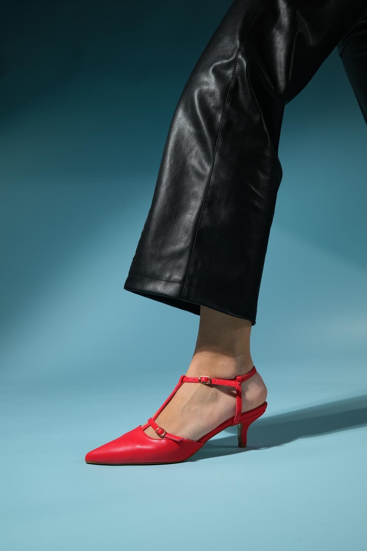Frans - Red Pointed-Toe Backless Low-Heel Shoe (Women)