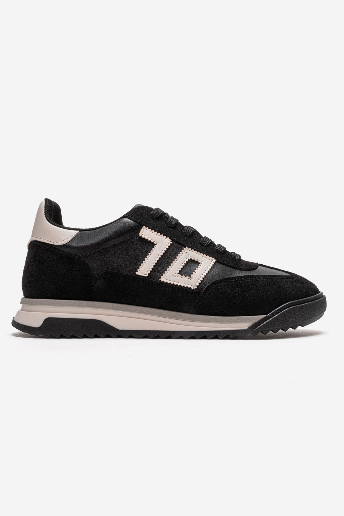 ARVON - Black Sneaker (Women)