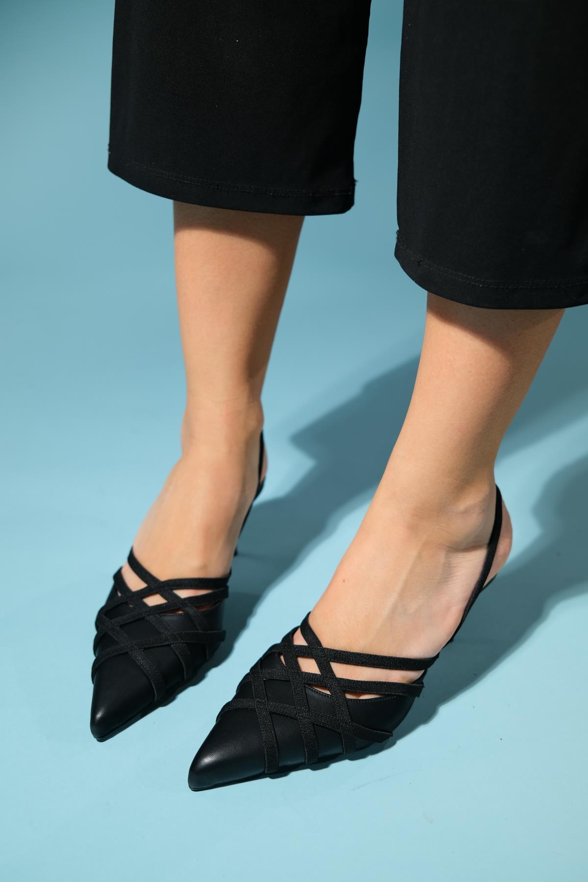 March - Black Slim Heel Pump (Women)