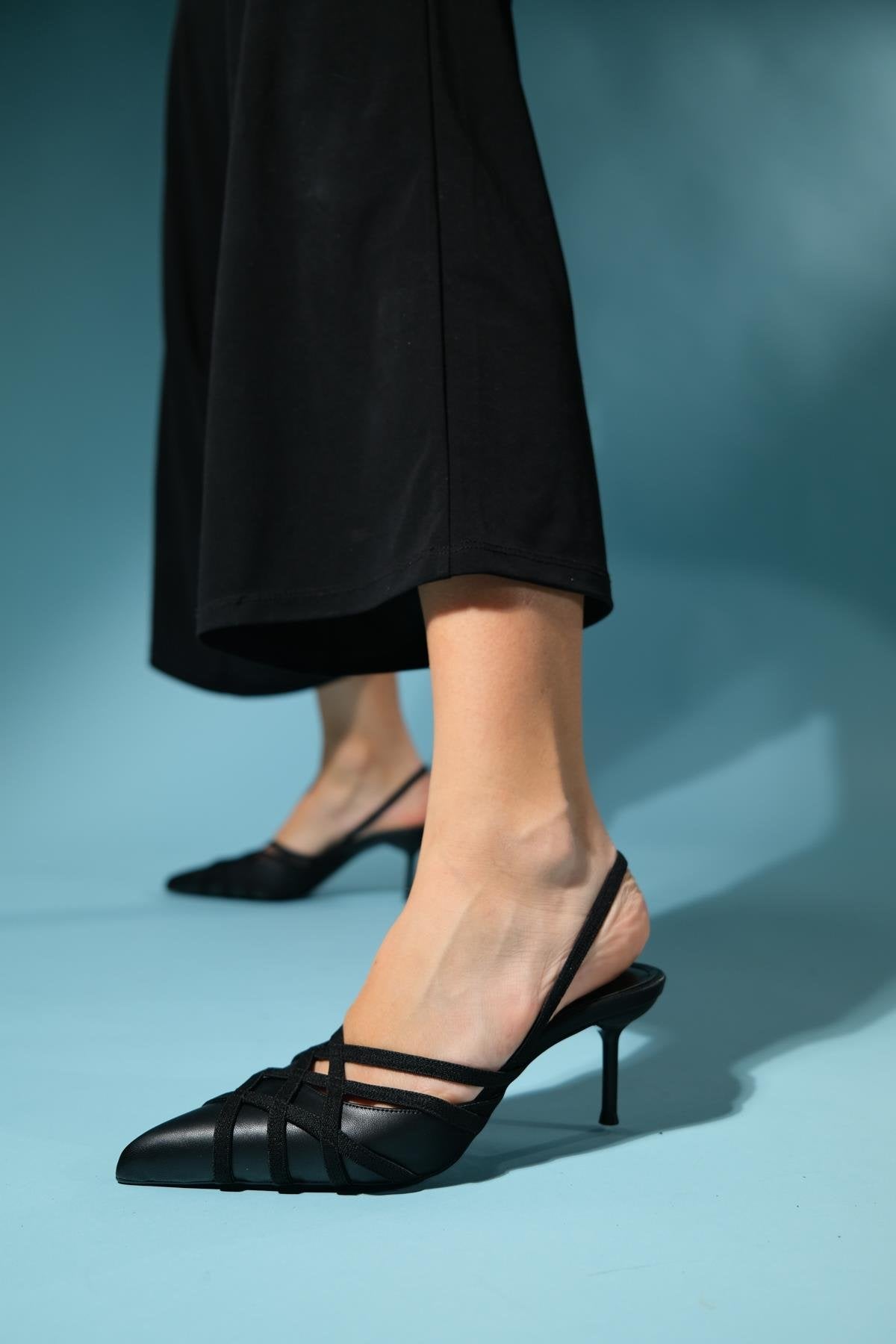March - Black Slim Heel Pump (Women)