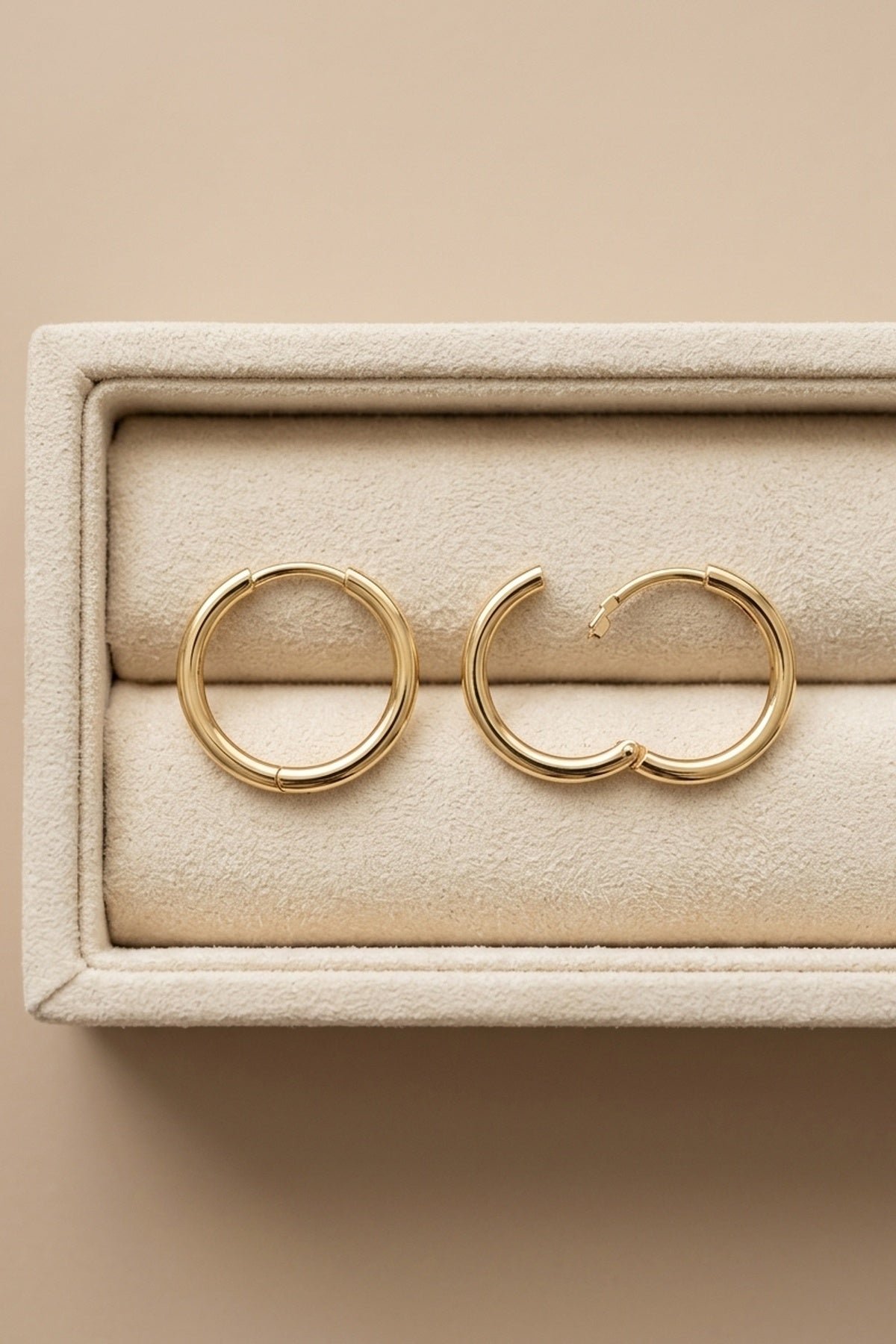Amelie Classic 14k Gold Hoop Earrings