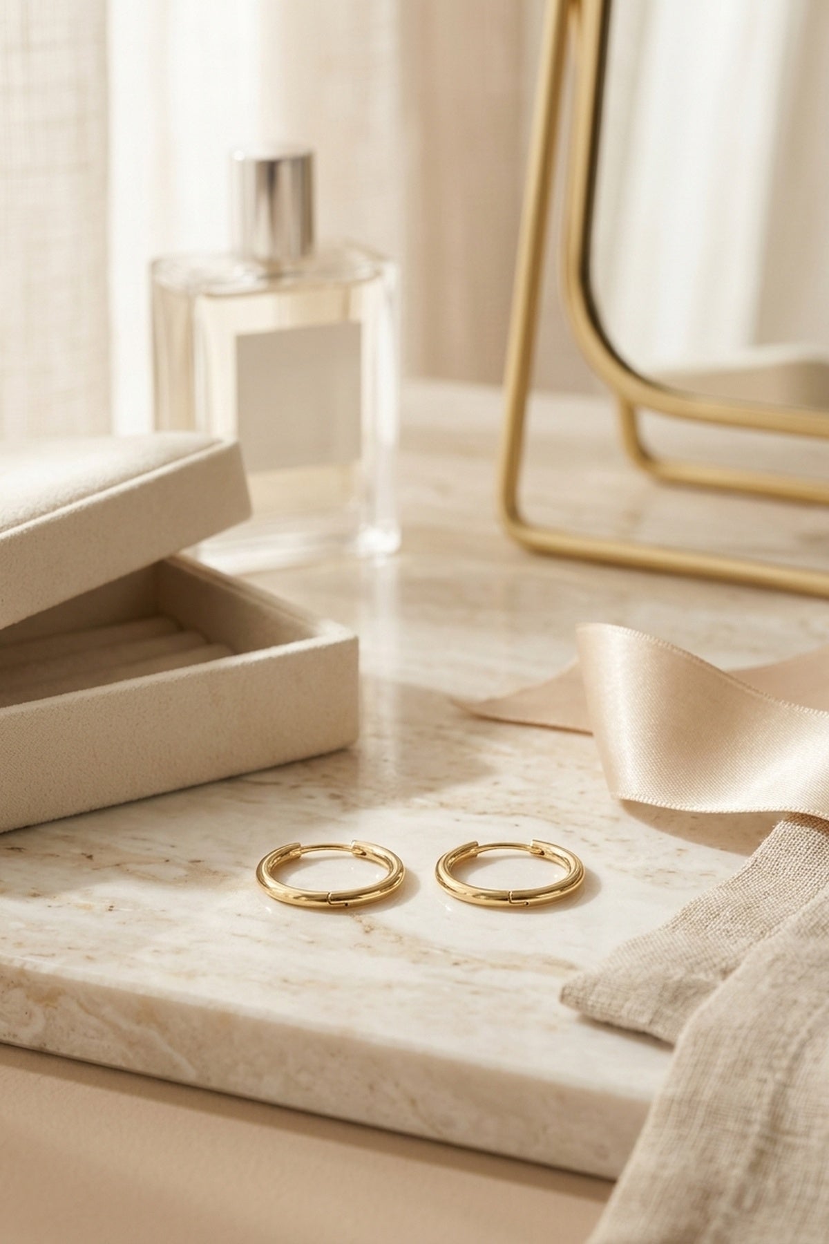Amelie Classic 14k Gold Hoop Earrings