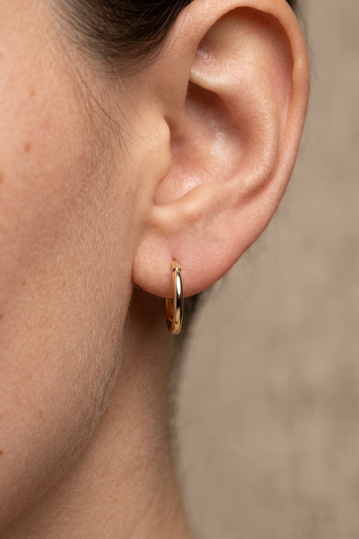 Amelie Classic 14k Gold Hoop Earrings