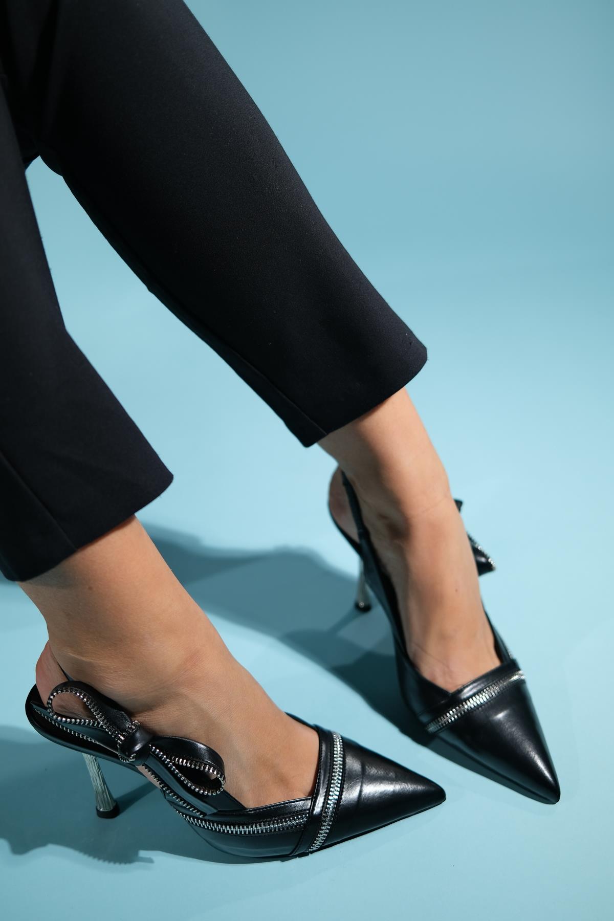 Glen - Black Zipper-Detail High Heel Shoe (Women)